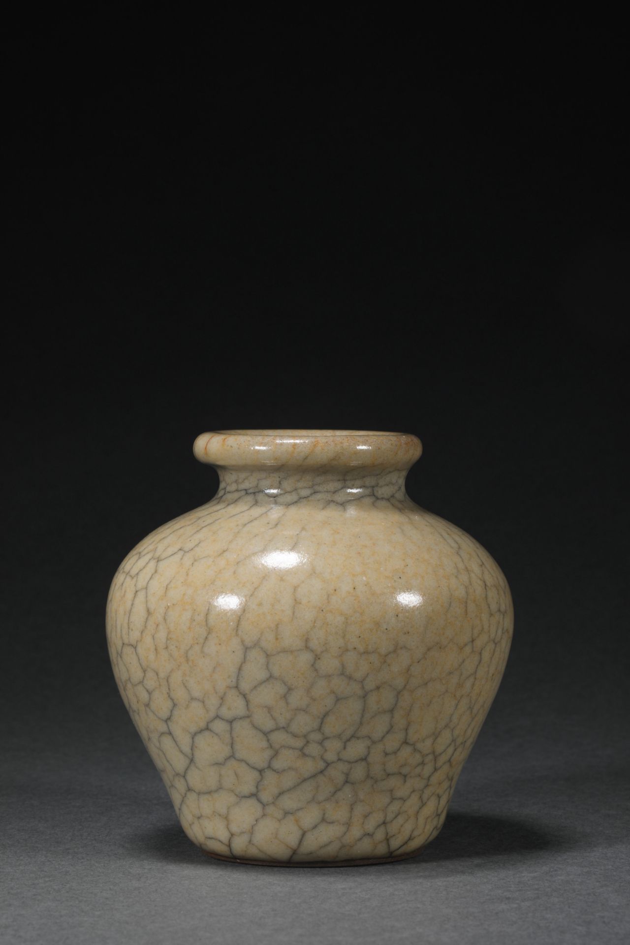 Qing dynasty Ge glaze small jar - Image 2 of 7