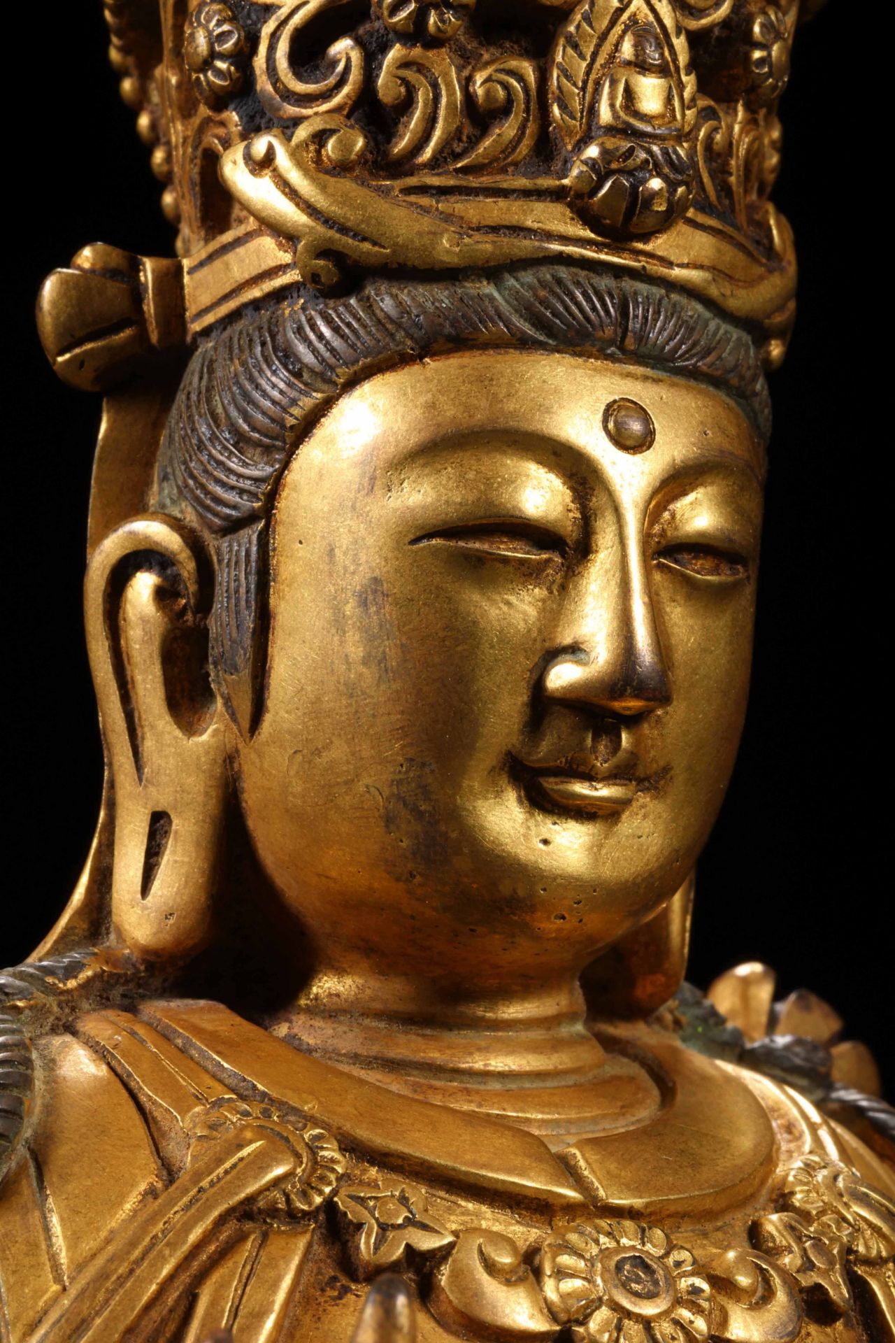 Ming dynasty bronze gilt Guanyin Buddha statue - Image 4 of 10