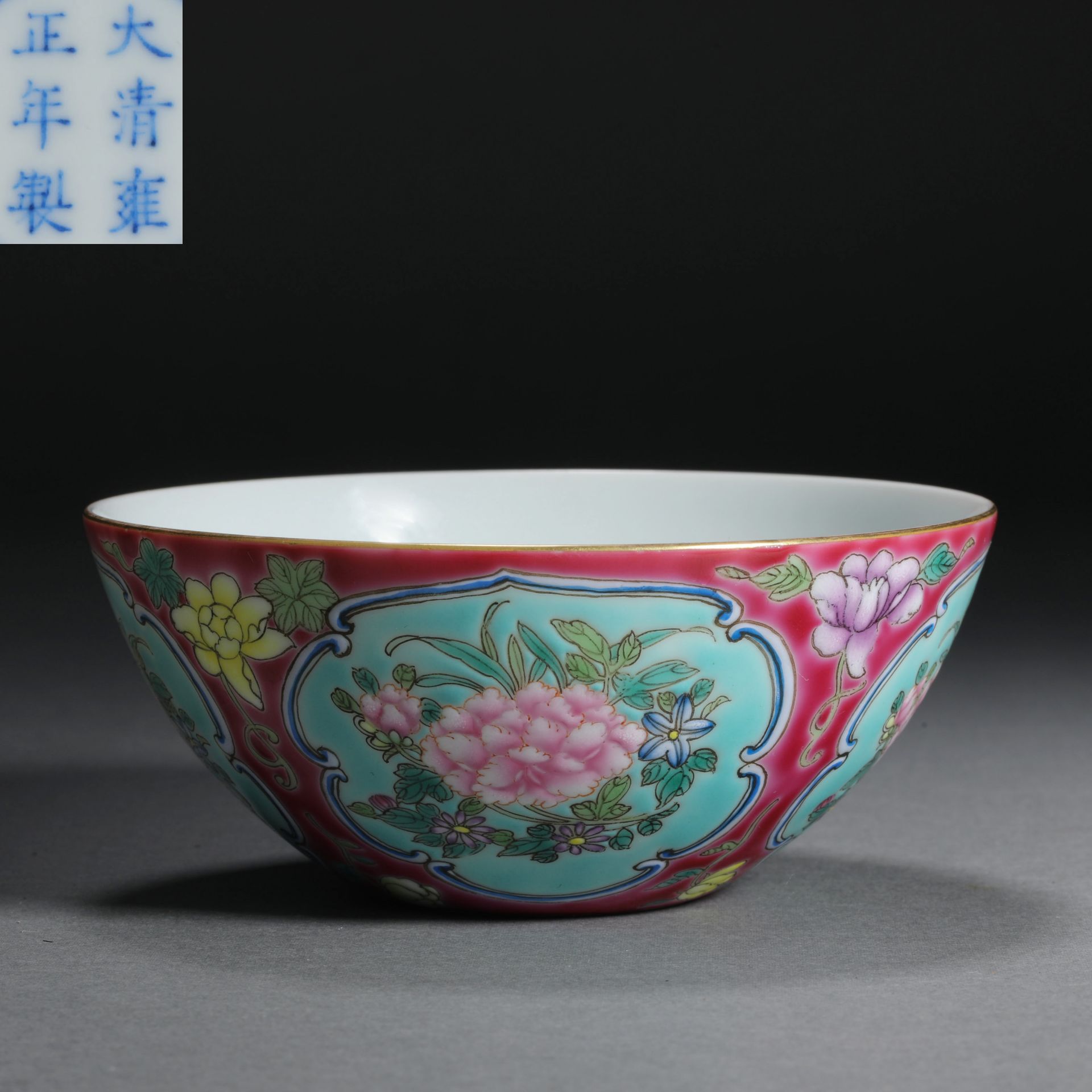 Qing dynasty coral red glaze window painting pastel bowl