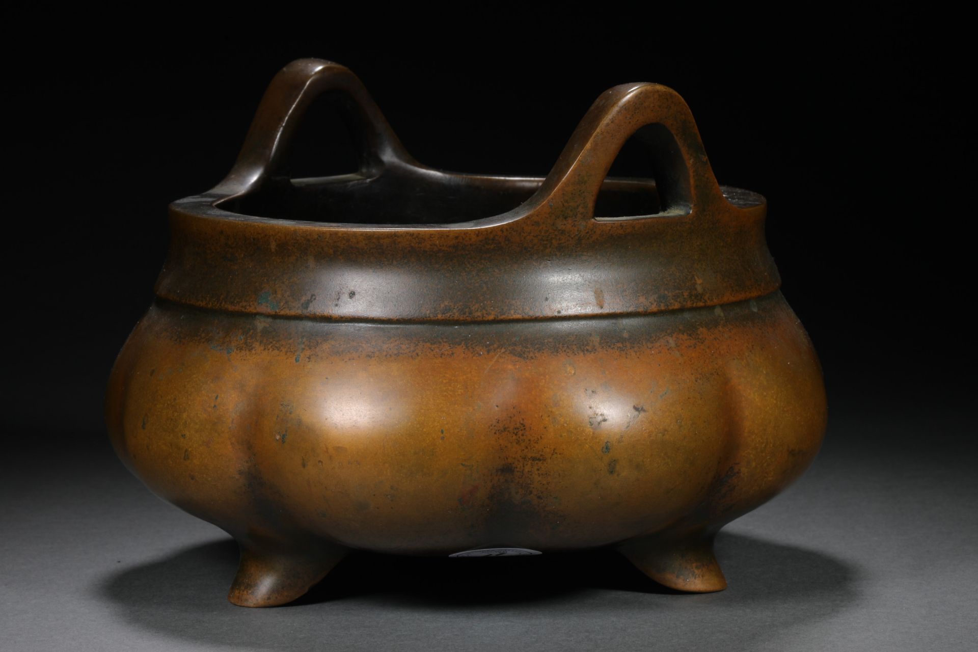 Qing dynasty bronze Xuande model incense burner - Image 4 of 8