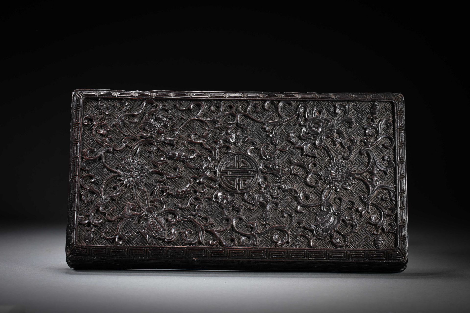Qing Dynasty court rosewood carved lid box - Bild 5 aus 18
