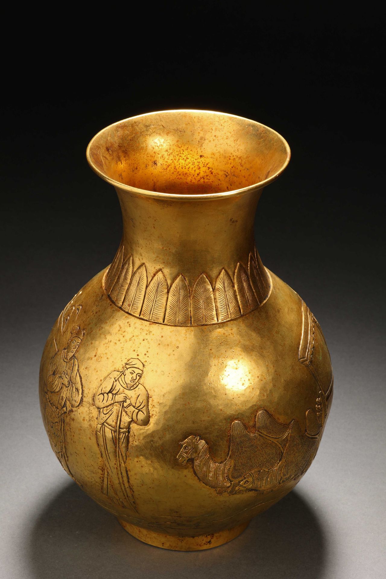 Qing dynasty copper gilt dark engraved character bottle - Image 8 of 11