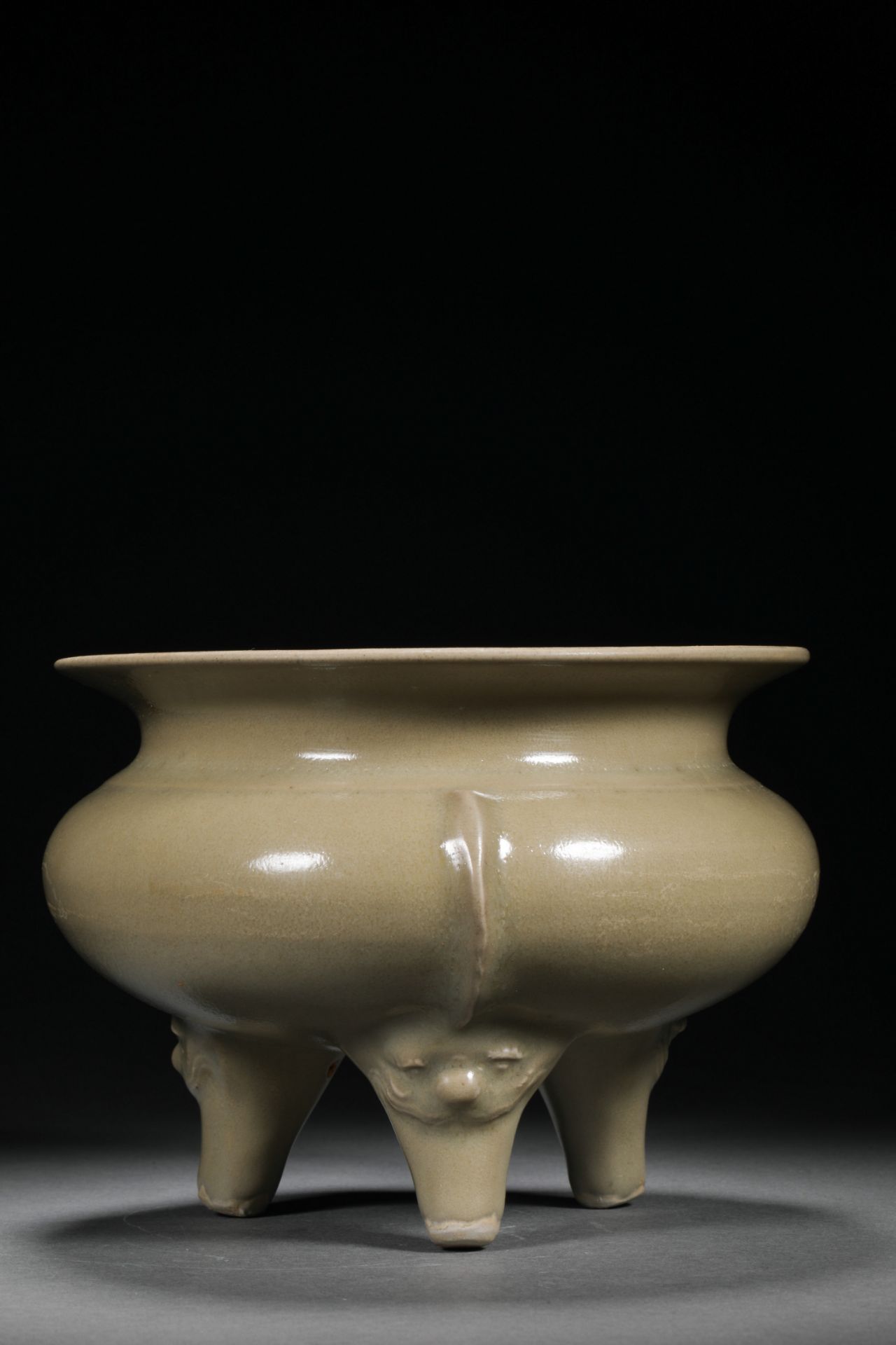 Song dynasty three-legged incense burner - Bild 2 aus 9