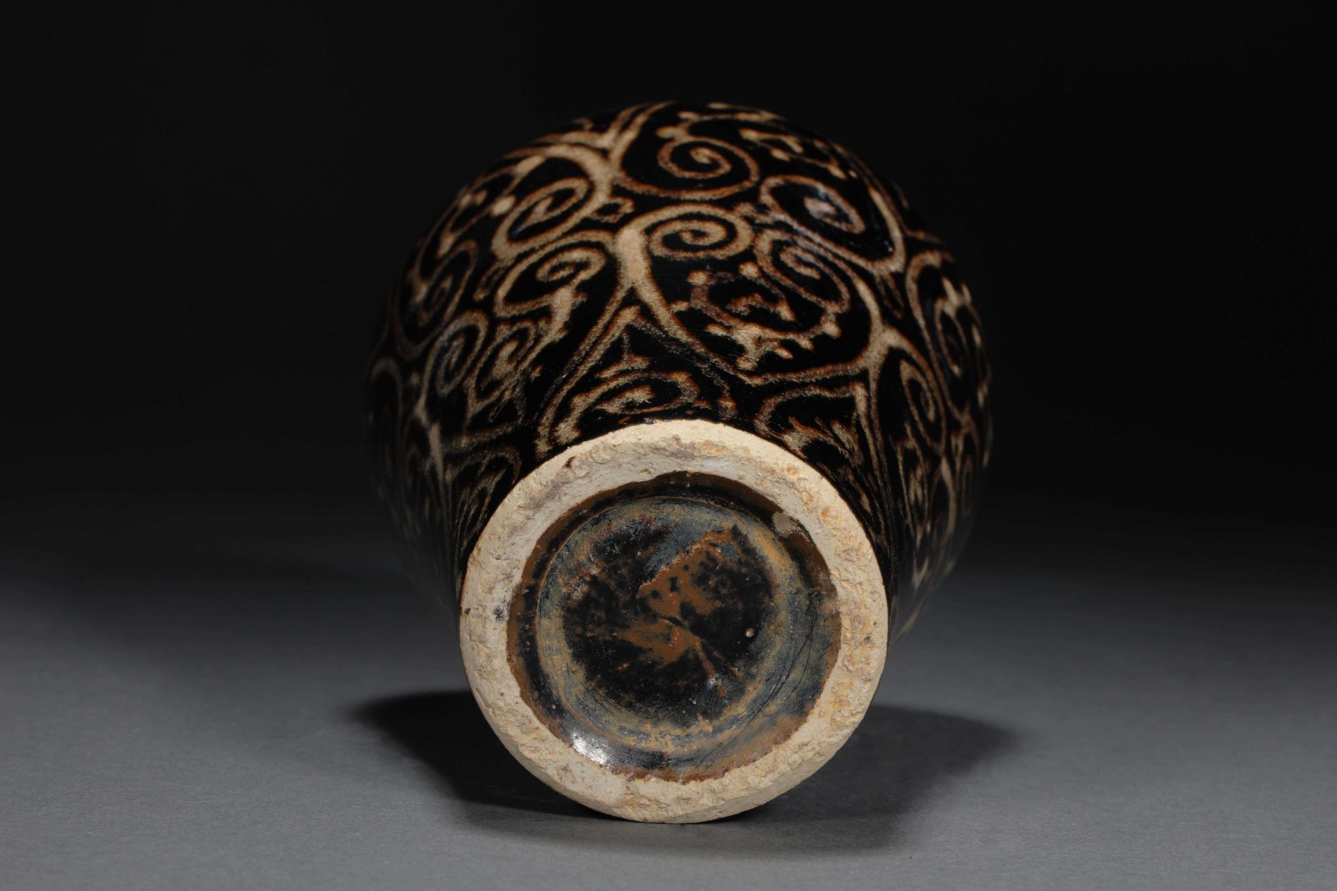 Jizhou kiln plum bottle - Image 7 of 8