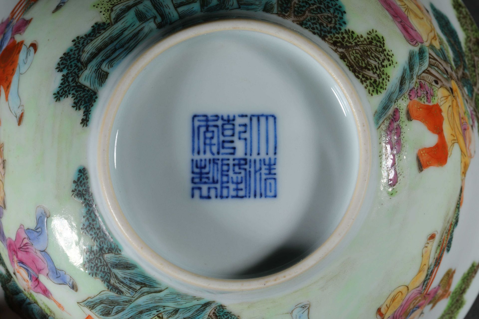 A pair of pastel bowls with Qianlong inscription - Image 11 of 11