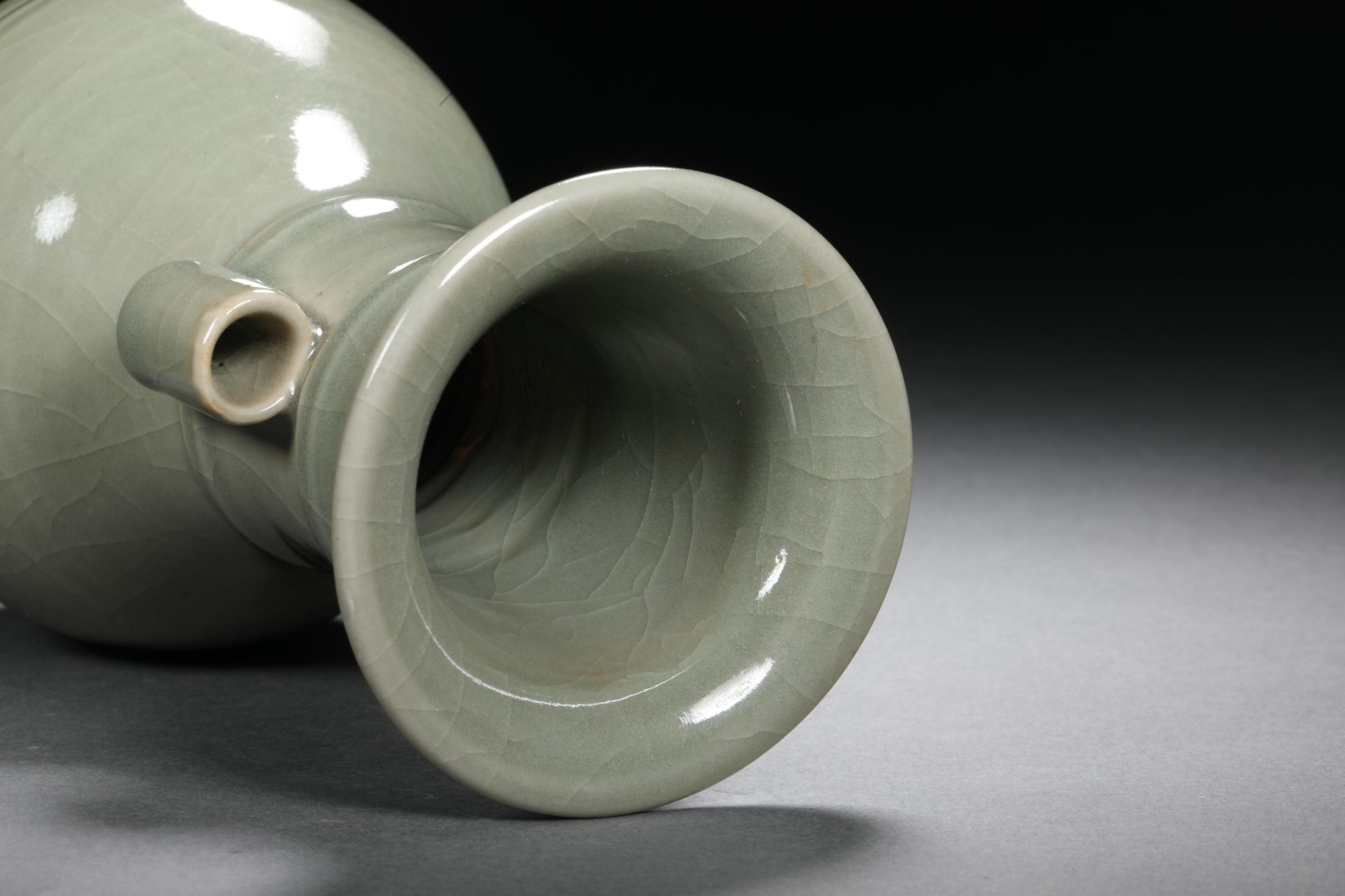 Longquan kiln runs through the ear bottle - Image 6 of 8