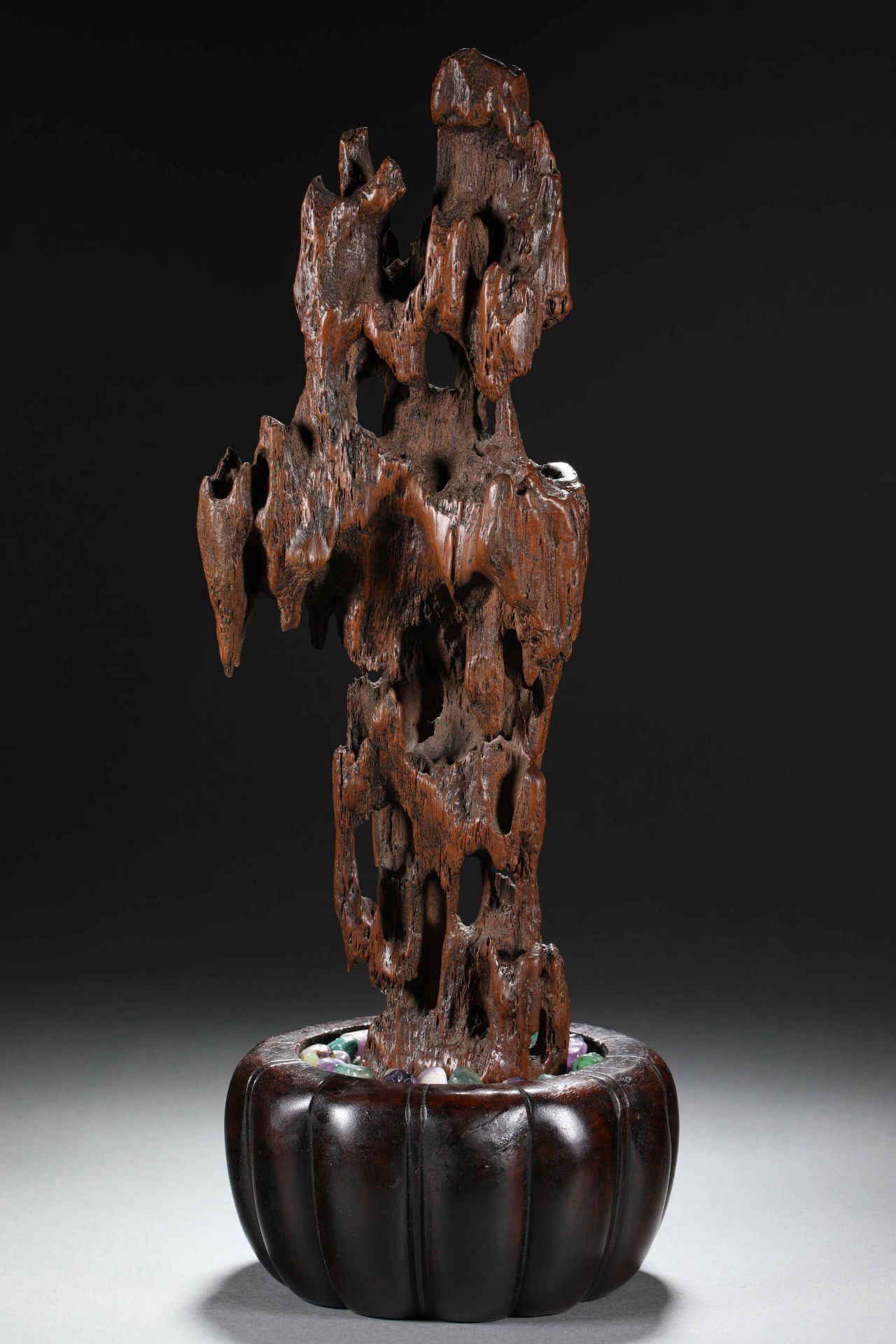 An agarwood ornament - Bild 6 aus 11