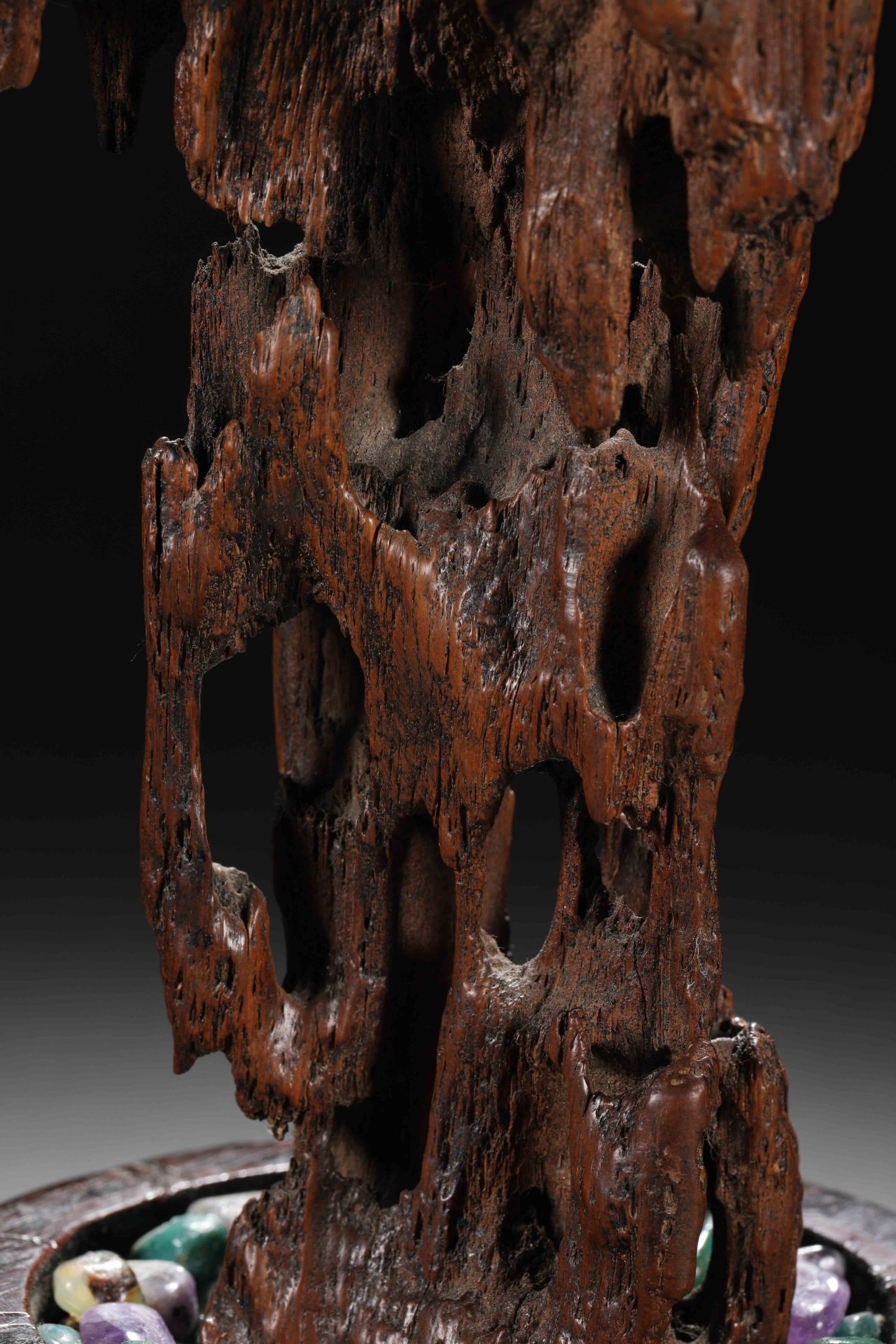 An agarwood ornament - Image 4 of 11