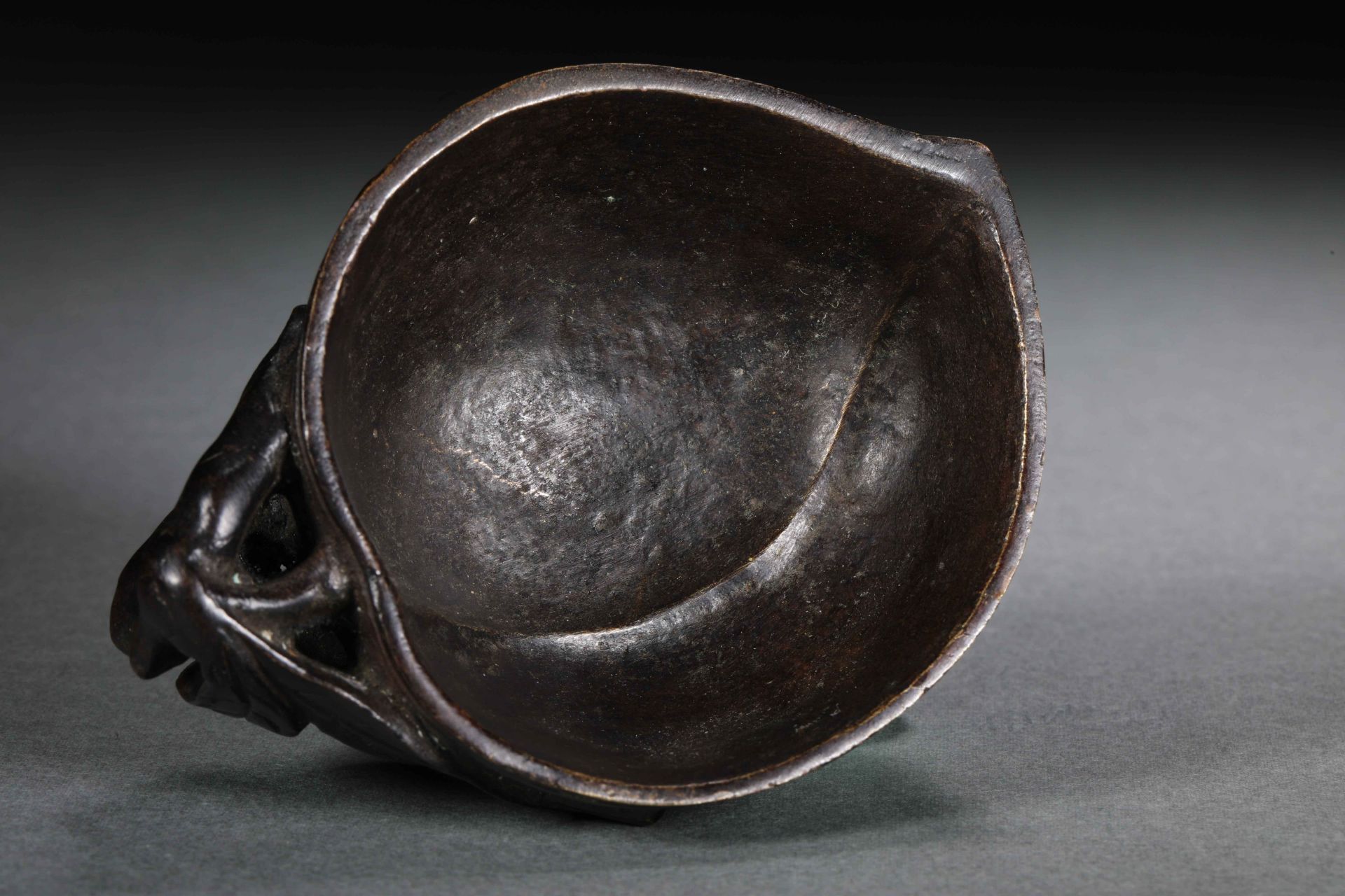 19th century copper peach-shaped water vessel - Image 5 of 11