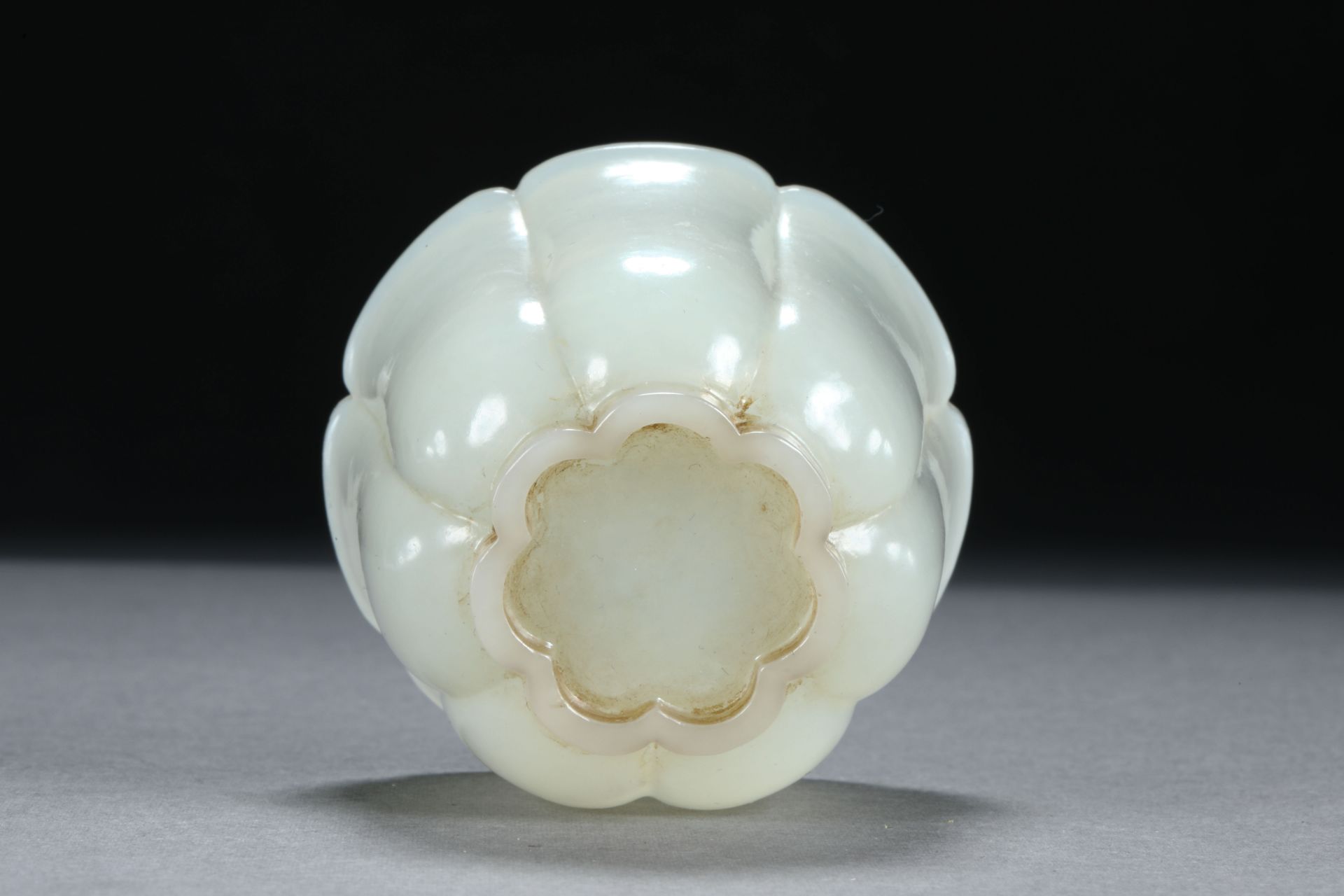 Hetian jade lotus petal jade cup - Image 6 of 6