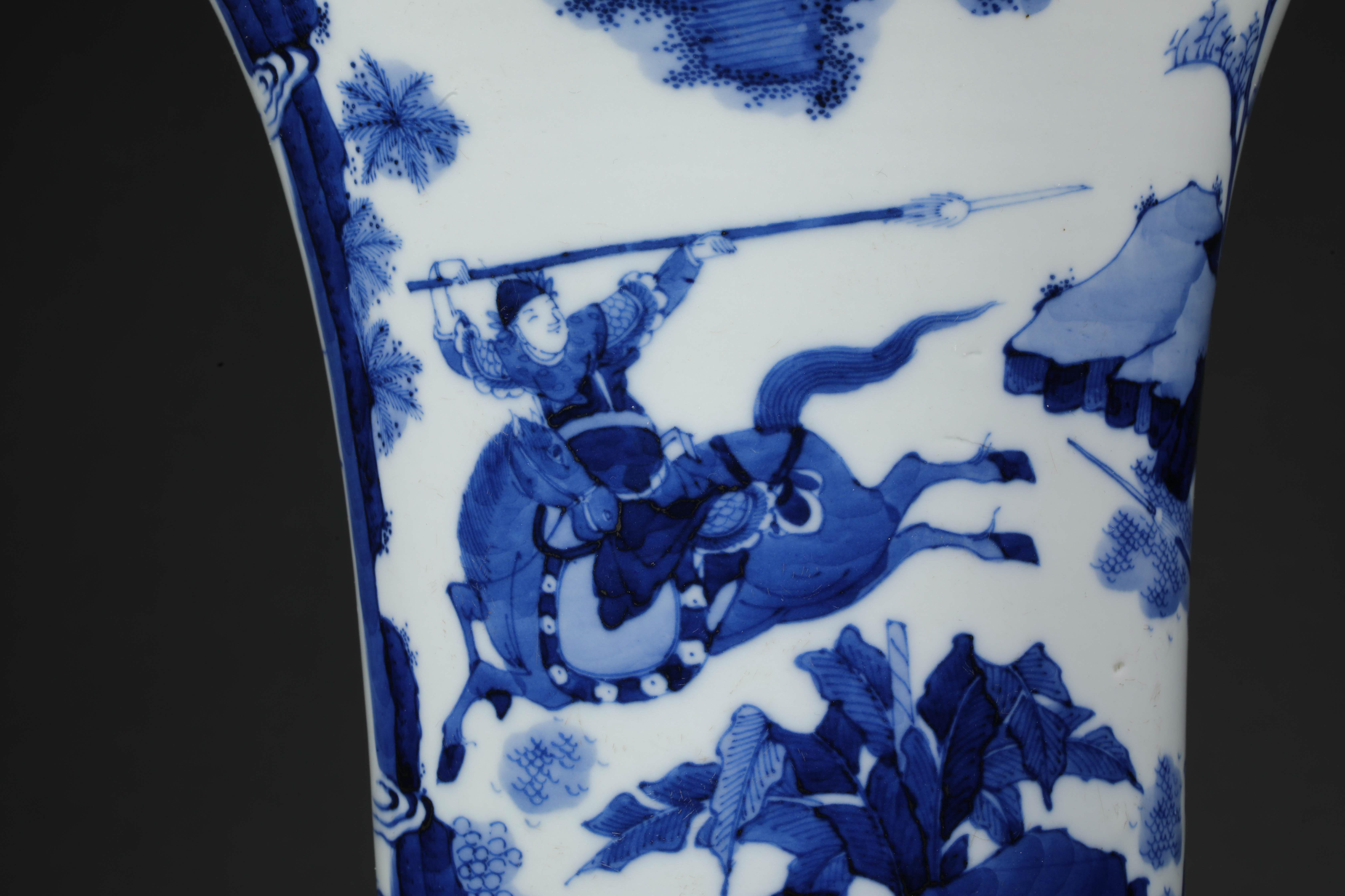 Blue and white porcelain figure flower objects - Image 7 of 10