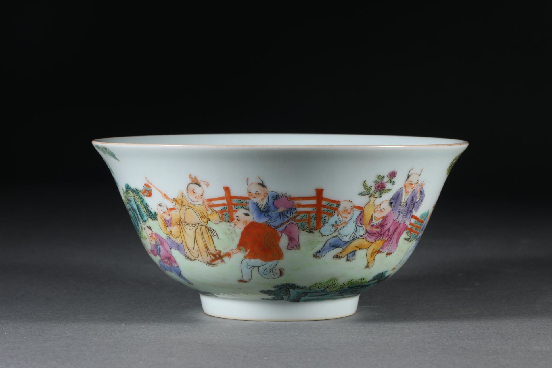 A pair of pastel bowls with Qianlong inscription - Image 2 of 11