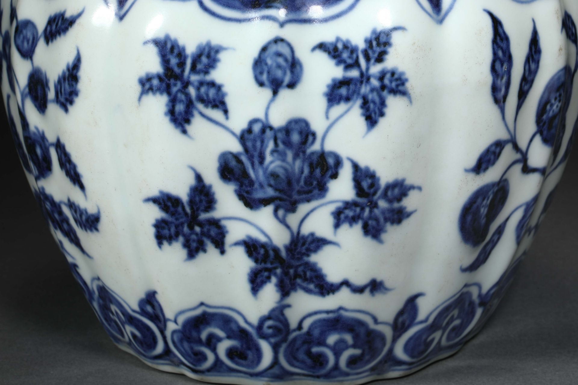 Xuande inscription blue and white porcelain jar - Image 5 of 9