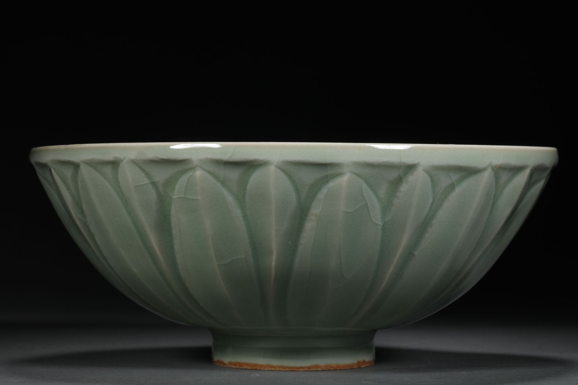 Longquan kiln green pomelo lotus petal bowl - Image 3 of 9