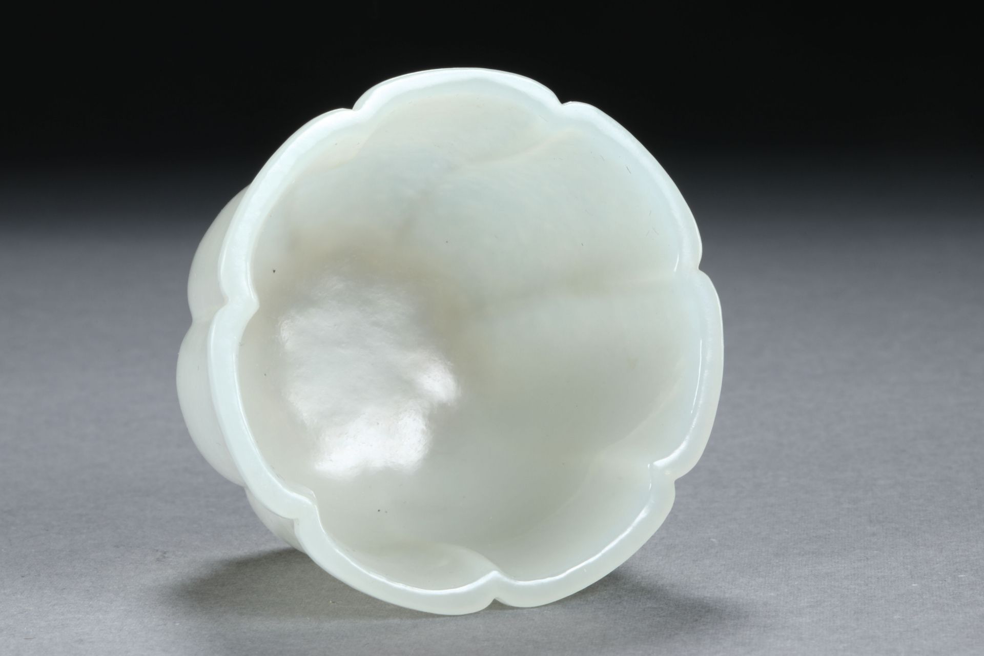 Hetian jade lotus petal jade cup - Image 5 of 6