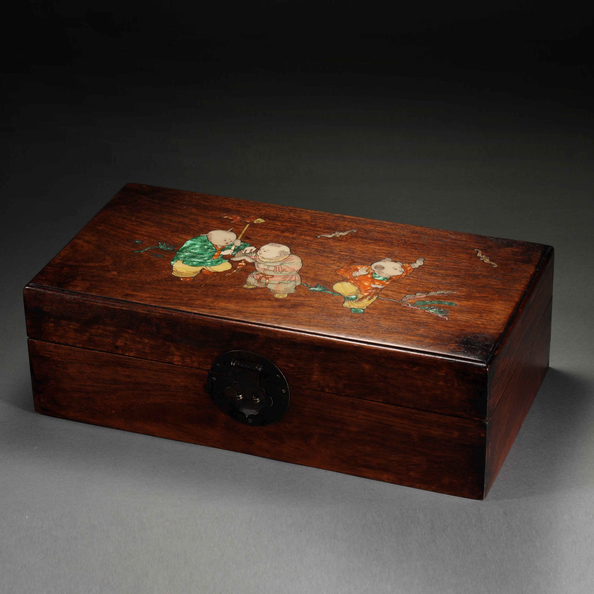 Mahogany inlaid figure makeup case