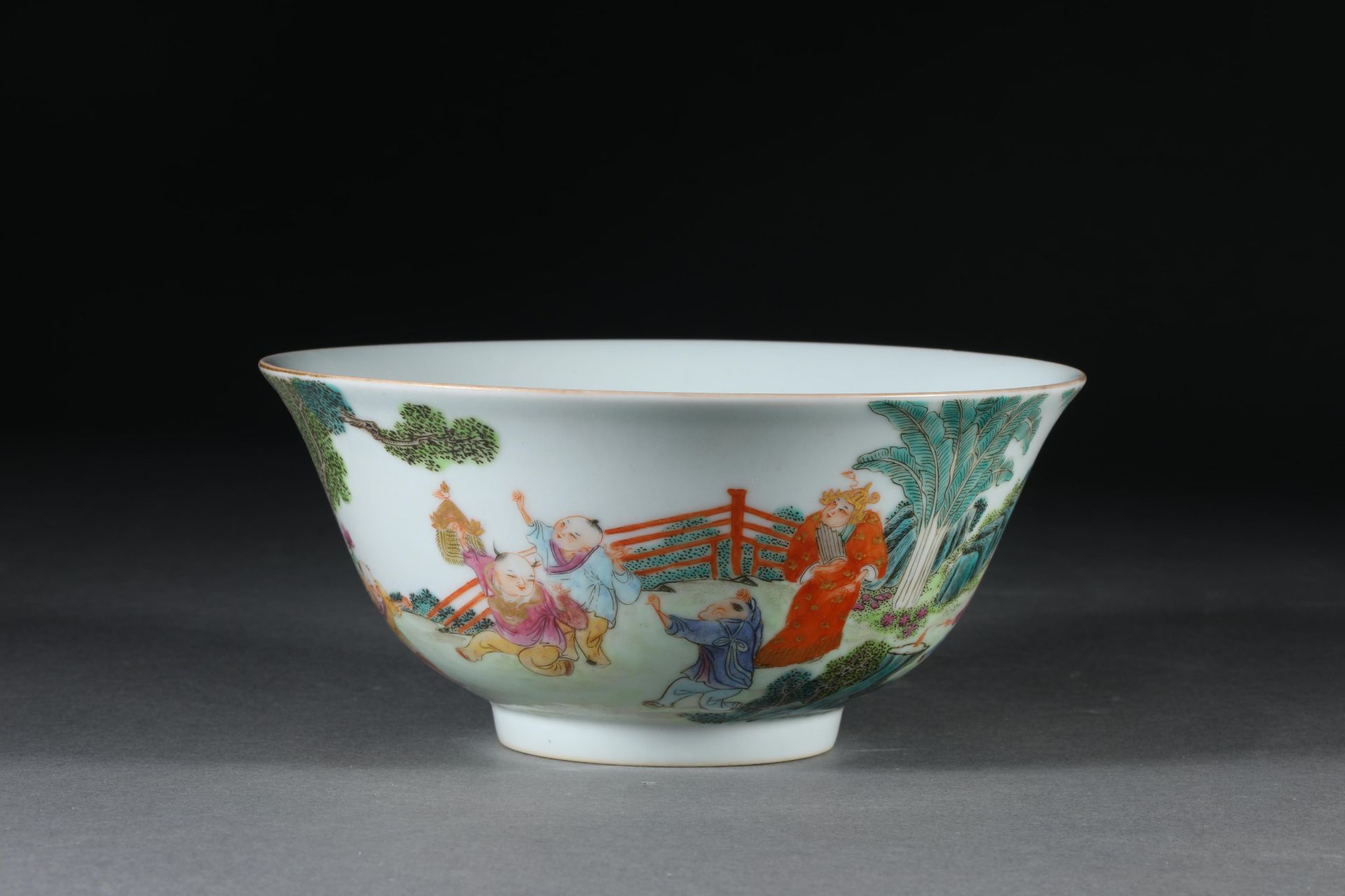 A pair of pastel bowls with Qianlong inscription - Image 5 of 11