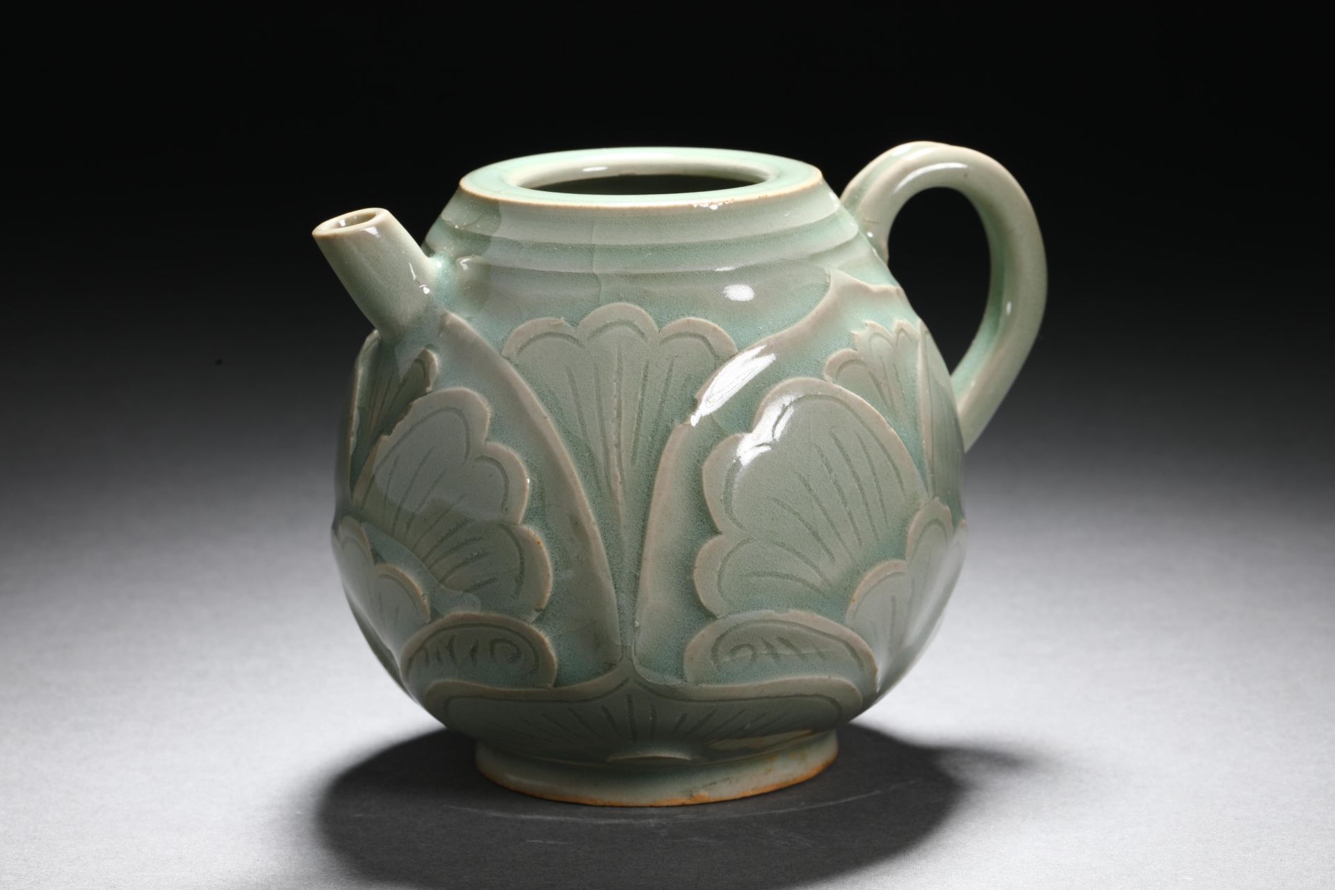 Longquan kiln flower pick-up tote pot - Image 2 of 7