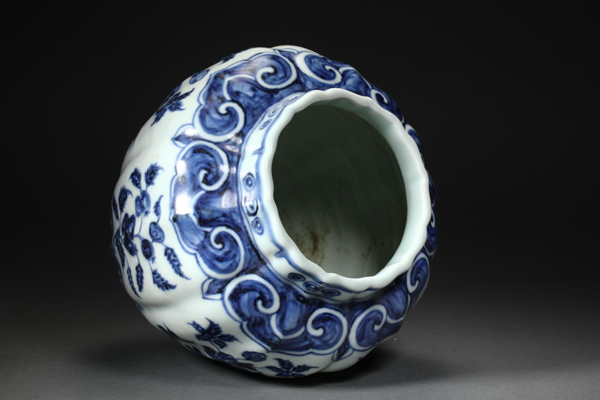 Xuande inscription blue and white porcelain jar - Image 7 of 9