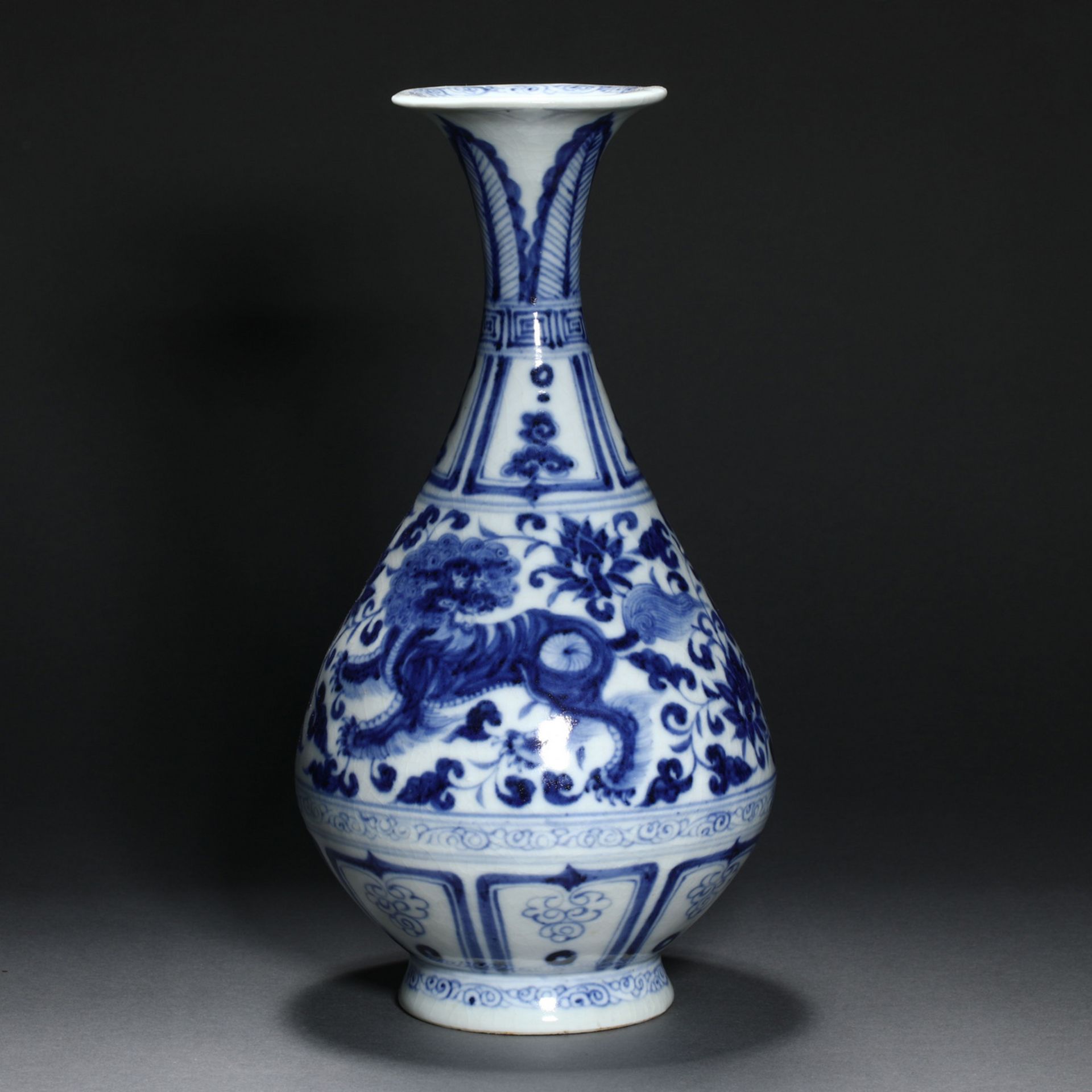 Yuan dynasty blue and white porcelain jade pot spring