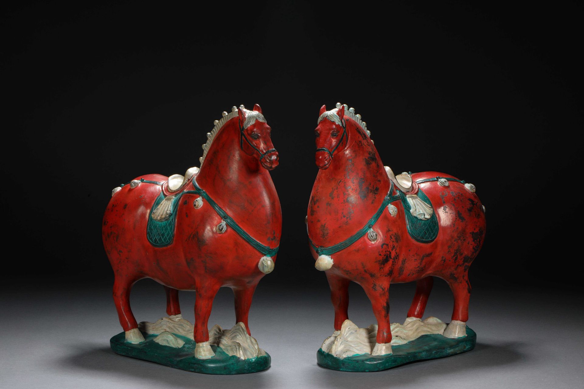 A pair of three-colored horses in the 19th century - Bild 2 aus 9