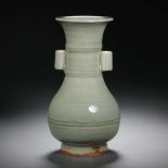 Longquan kiln runs through the ear bottle