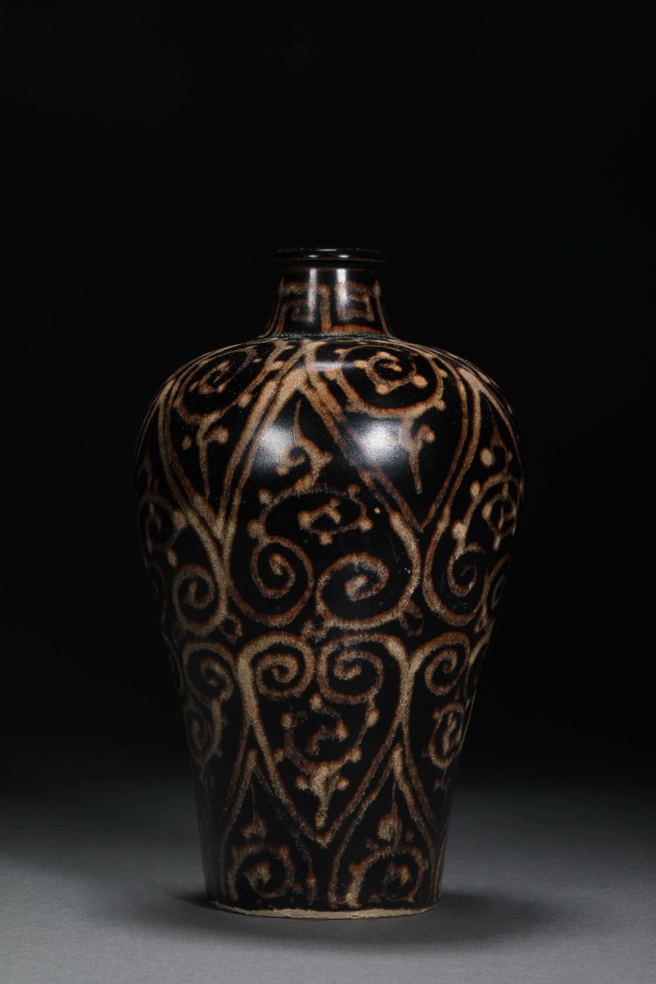 Jizhou kiln plum bottle - Image 2 of 8