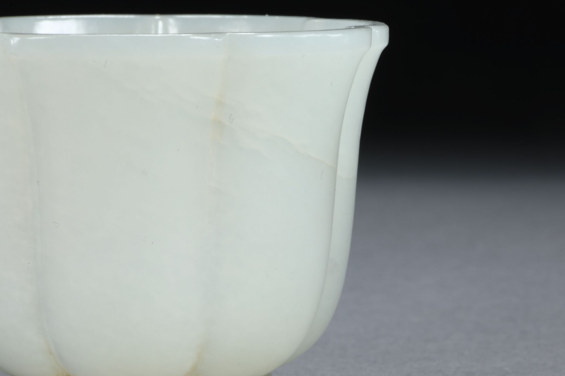 Hetian jade lotus petal jade cup - Image 4 of 6