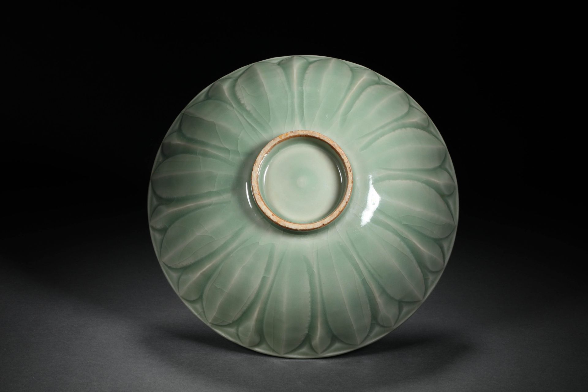 Longquan kiln green pomelo lotus petal bowl - Image 7 of 9