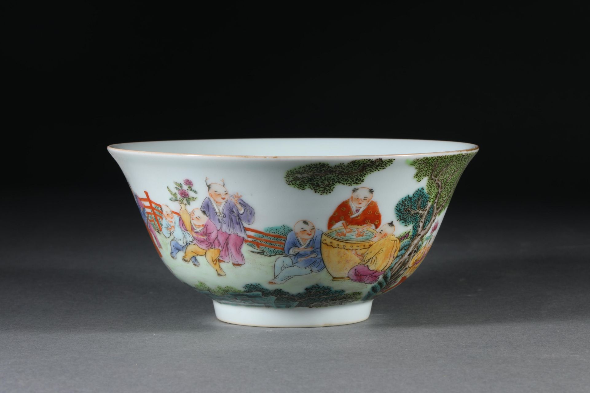 A pair of pastel bowls with Qianlong inscription - Image 3 of 11