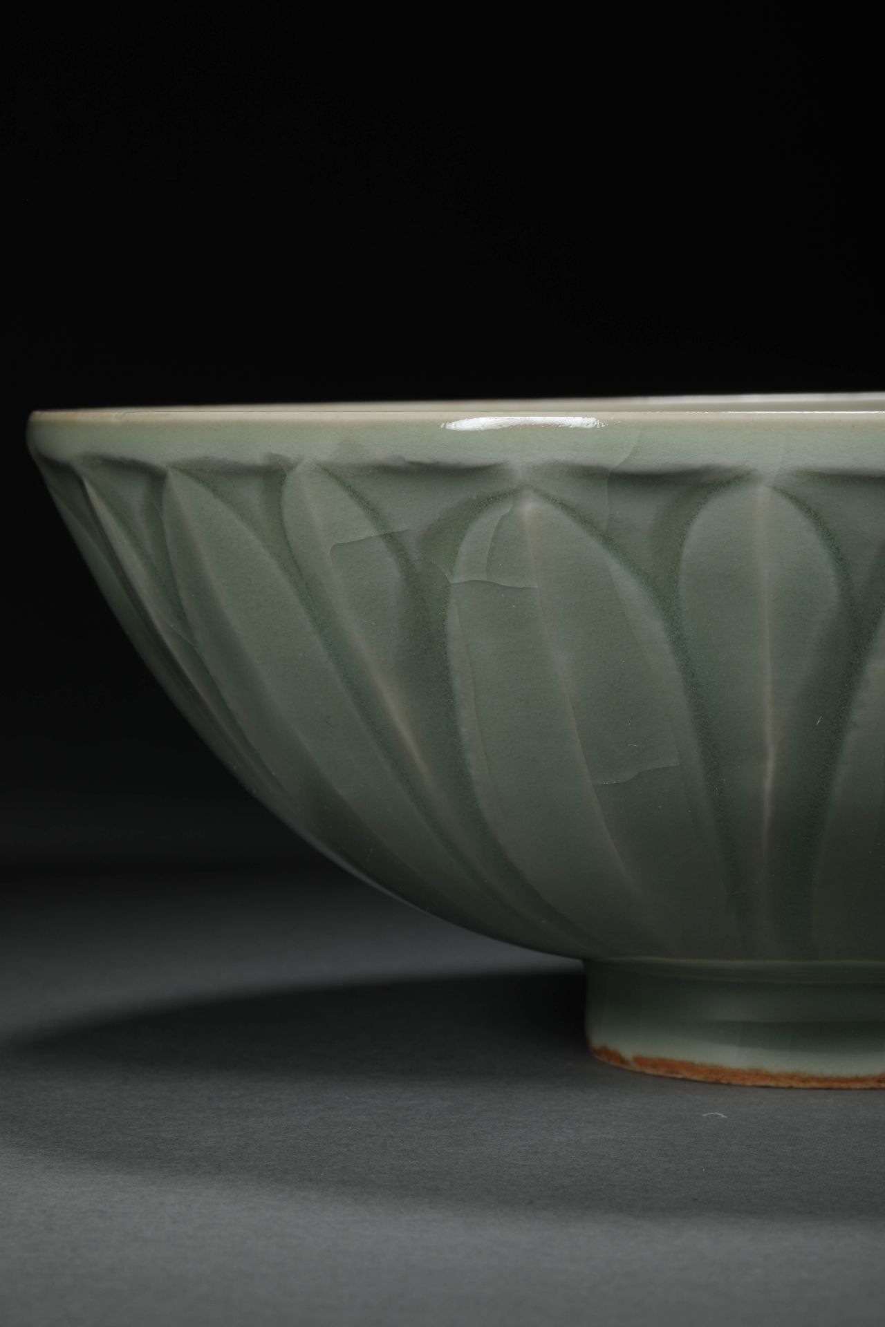 Longquan kiln green pomelo lotus petal bowl - Bild 4 aus 9