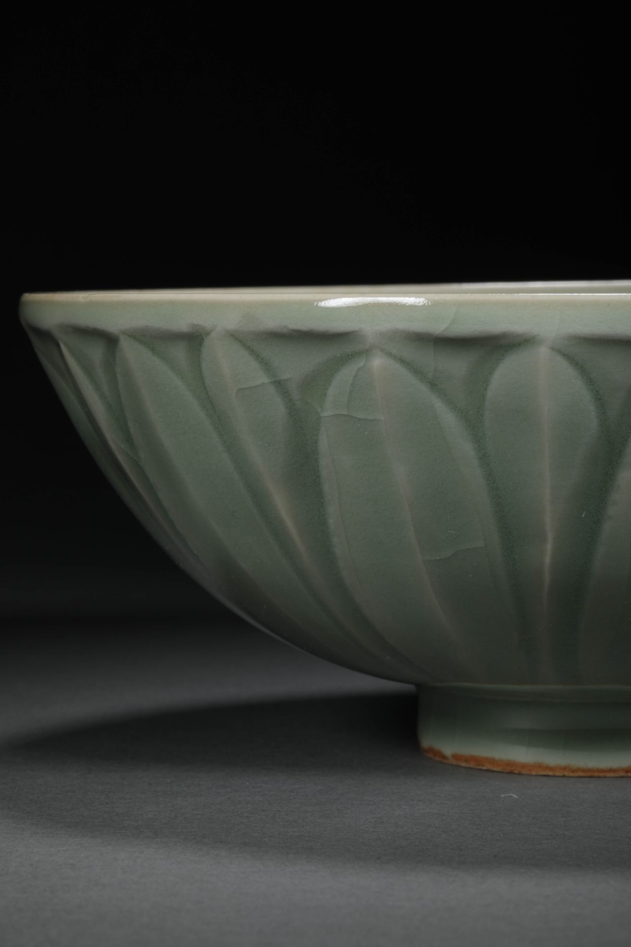 Longquan kiln green pomelo lotus petal bowl - Image 4 of 9