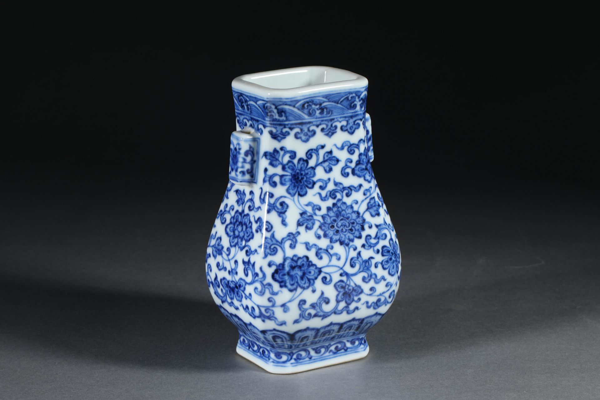 Qianlong inscription blue and white porcelain ear vase - Bild 2 aus 9