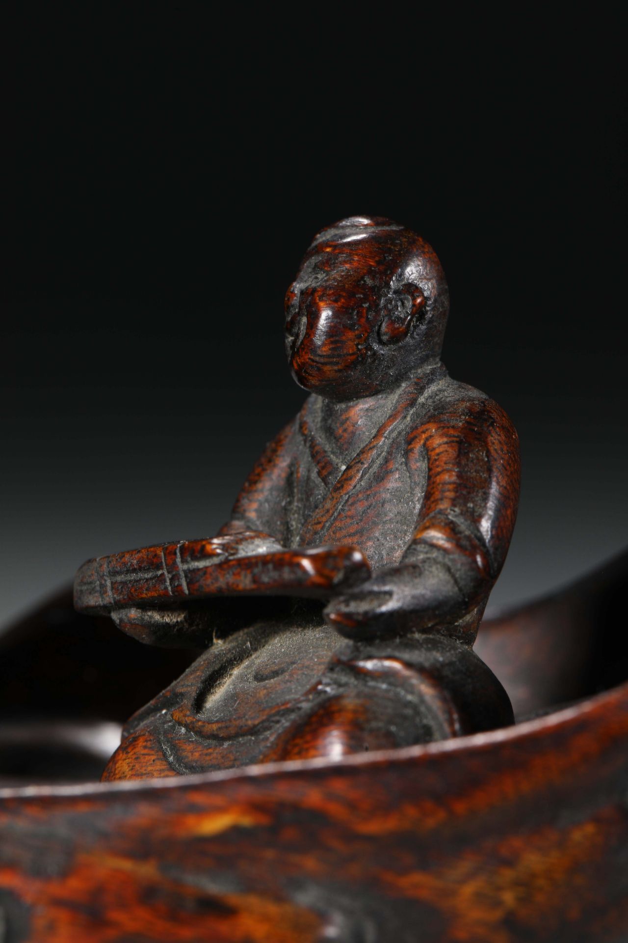 Mahogany old man and child boat ornaments - Image 5 of 10