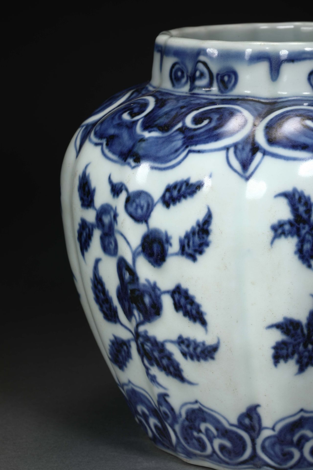 Xuande inscription blue and white porcelain jar - Image 4 of 9