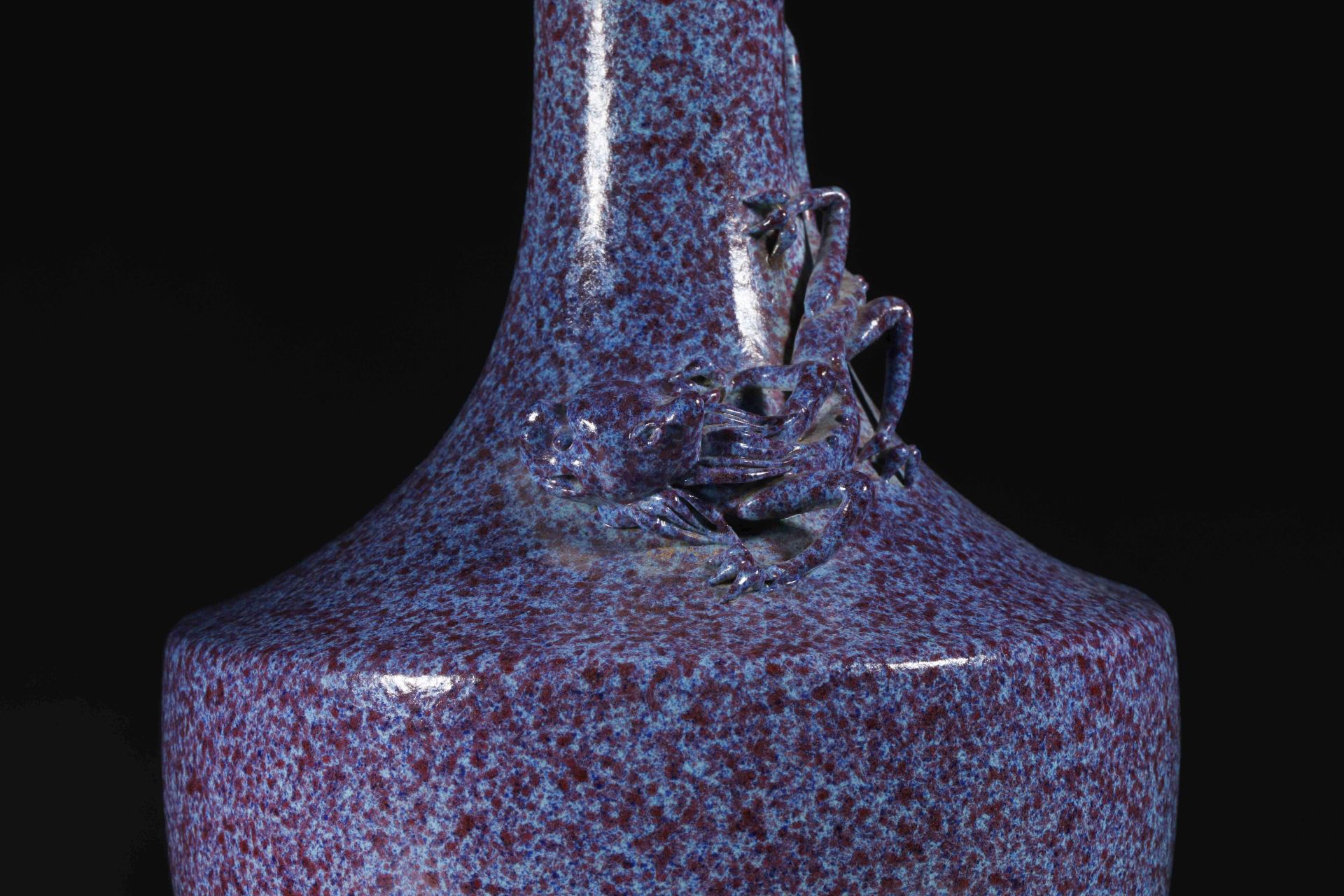 Qianlong inscription purple red dragon ornamental bottle - Image 2 of 8