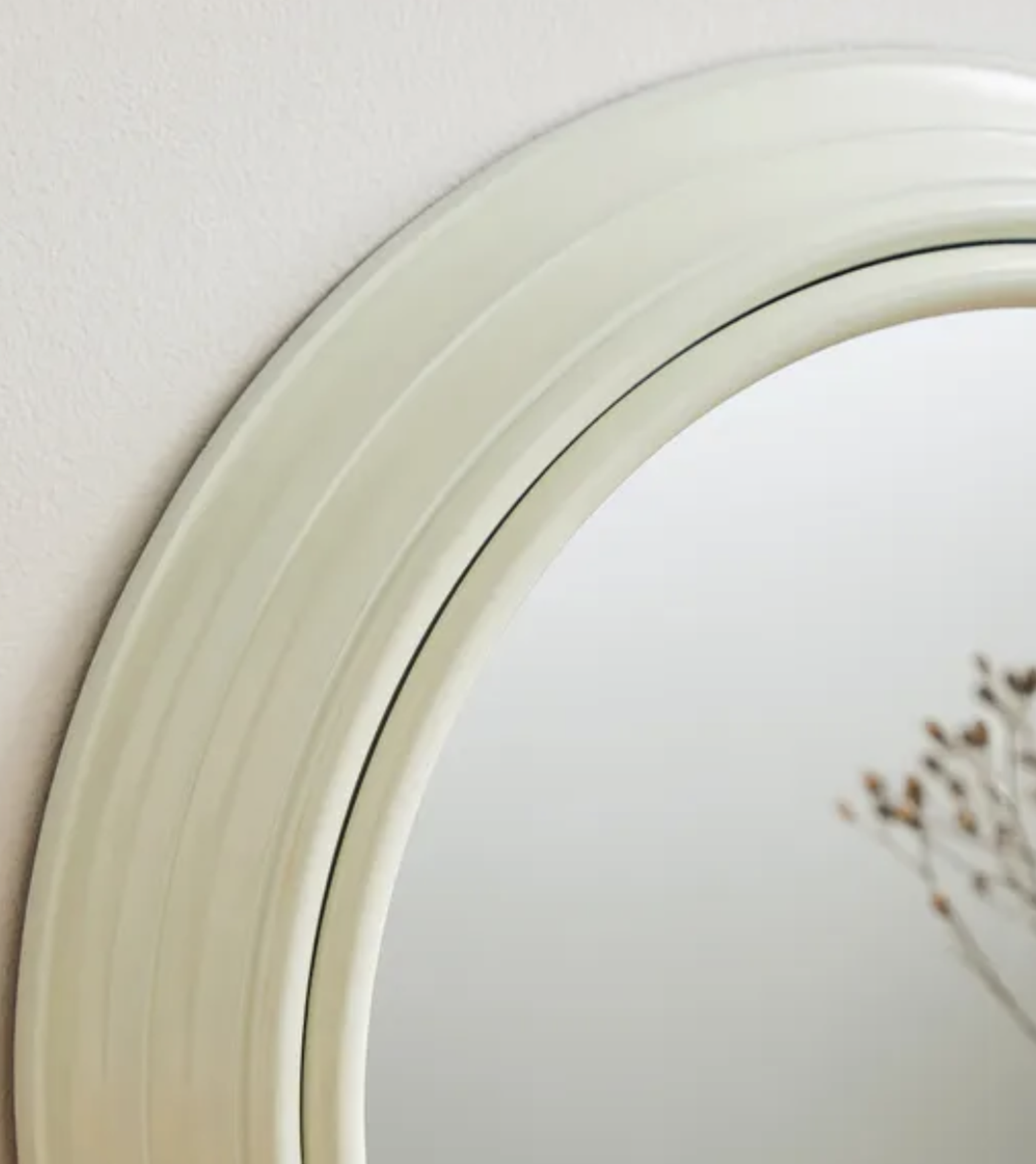 Cream Round 30cm Mirror - Brand New - A contemporary and timeless circular mirror - Image 2 of 3