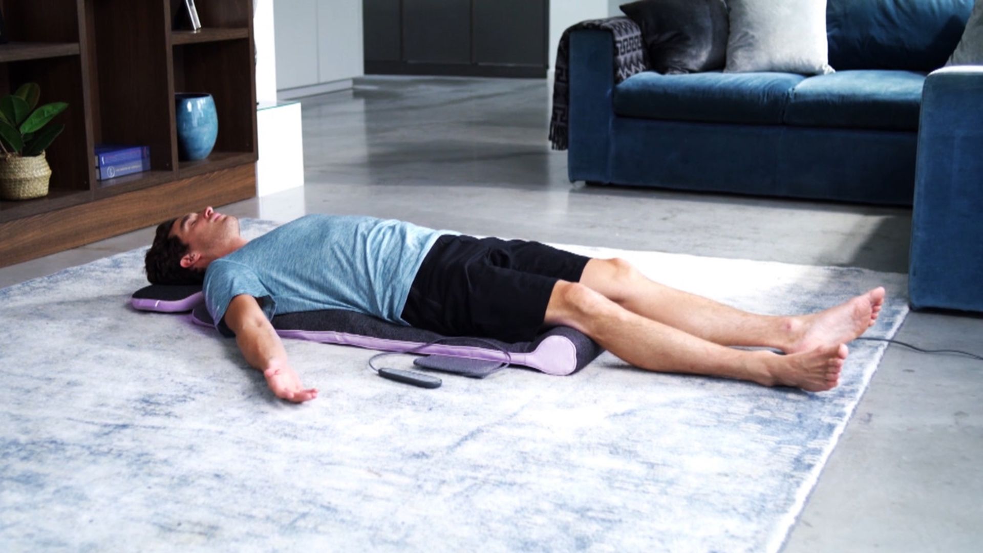 HOMEDICS PORTABLE, FOLDABLE STRETCH+ HEAT BACK STRETCHING MAT INSPIRED BY YOGA - RRP £299.99 - Image 10 of 12