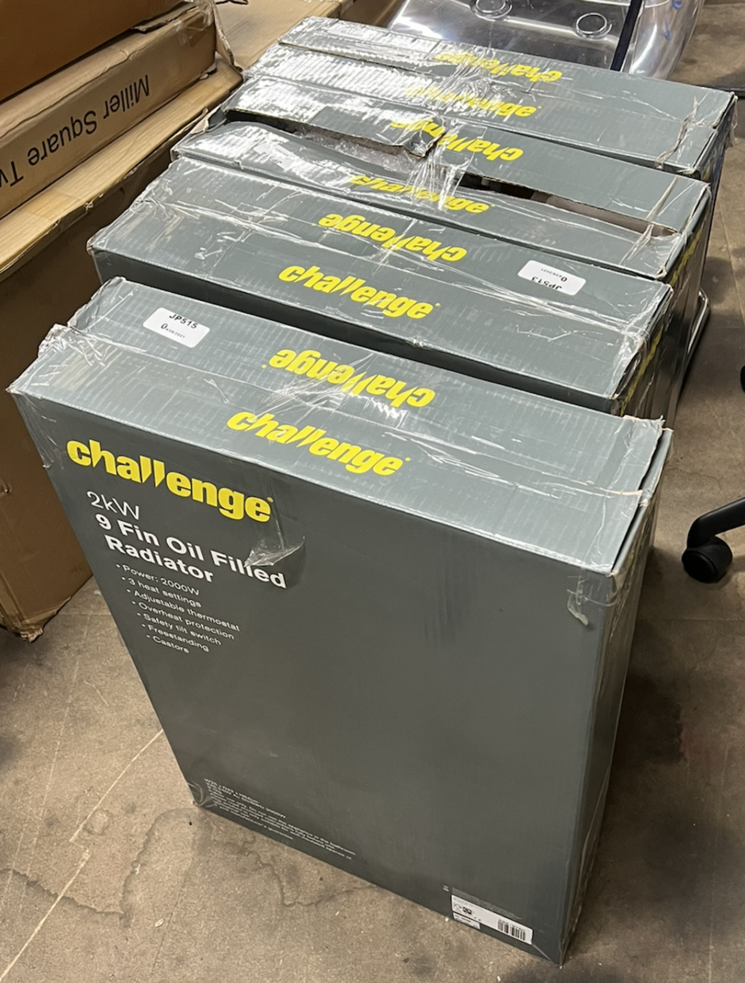 1 x CHALLENGE 2KW 9 FIN OIL FILLED RADIATOR ON CASTORS - RRP £95