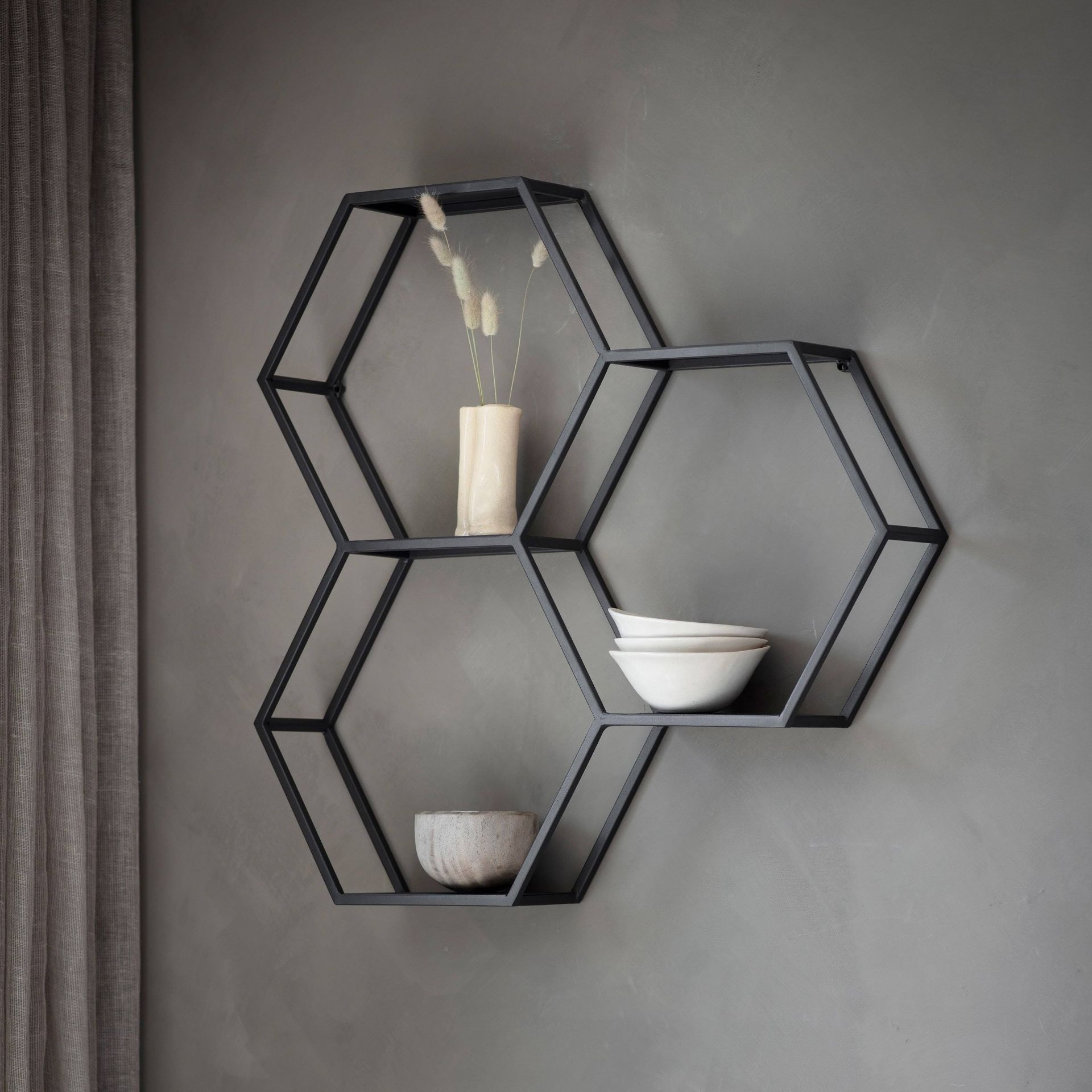 HUDSON GALLERY HESTON METAL HEXAGON WALL MOUNTED STORAGE UNIT IN BLACK - RRP £109