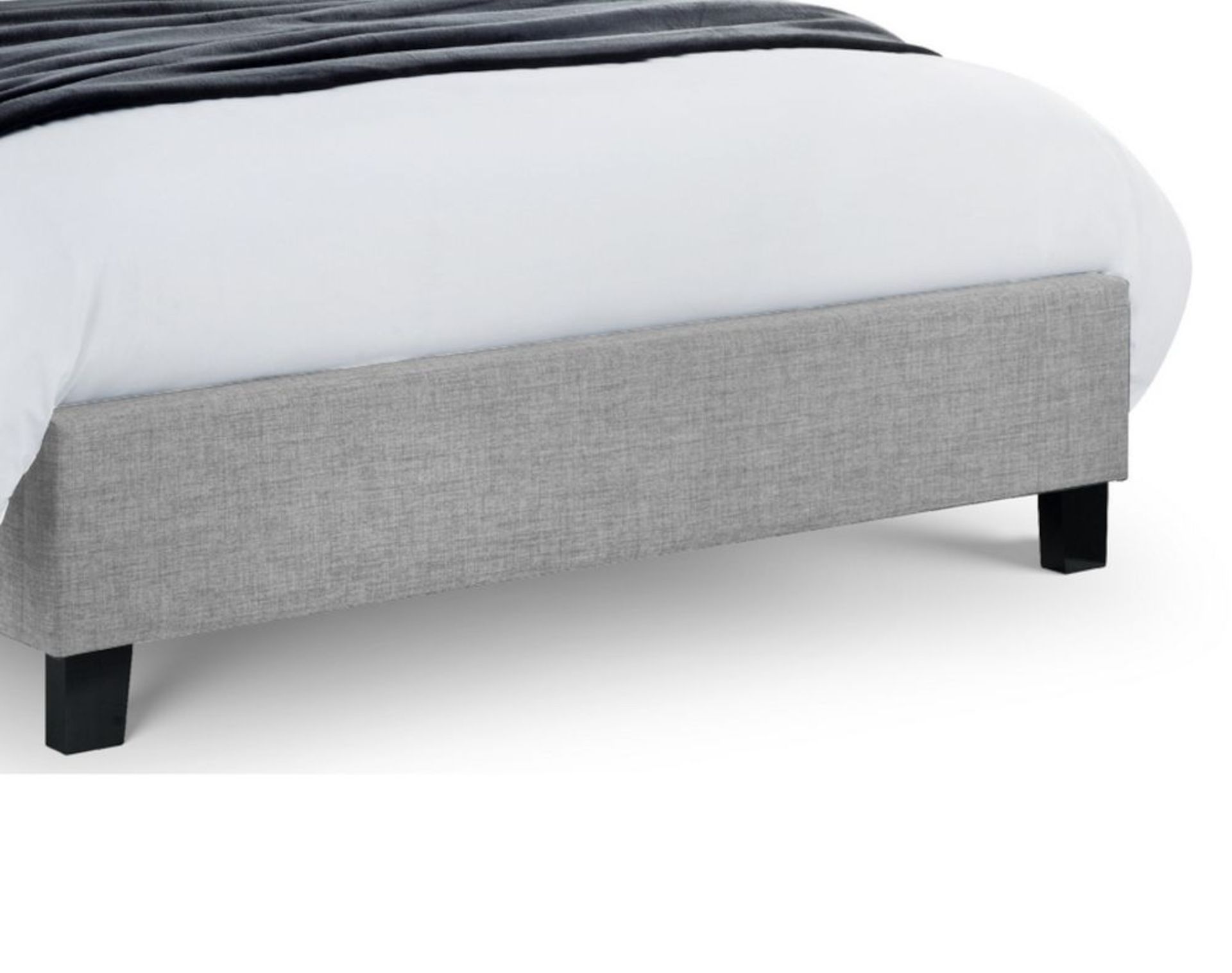 A1 PRODUCT NEW - JULIAN BOWEN SORRENTO HIGH HEADBOARDED BED IN LIGHT GREY - KING SIZE - RRP Ã‚Â£569 - Image 4 of 5