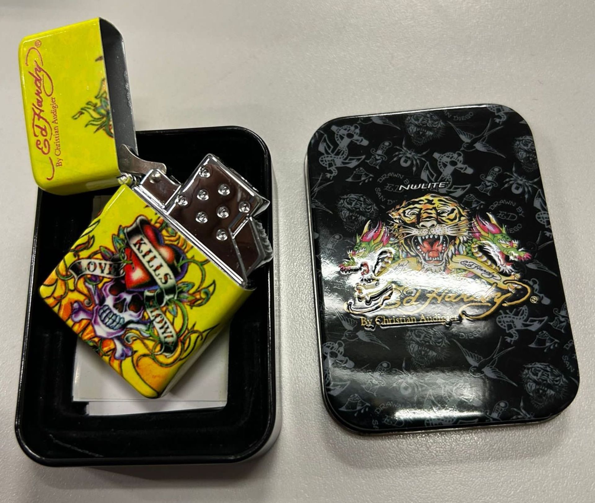 10 x Ed Hardy Tattoo Flip Flint Lighter Gift Set - (NEW) - RRP Â£149+ ! - Image 3 of 5