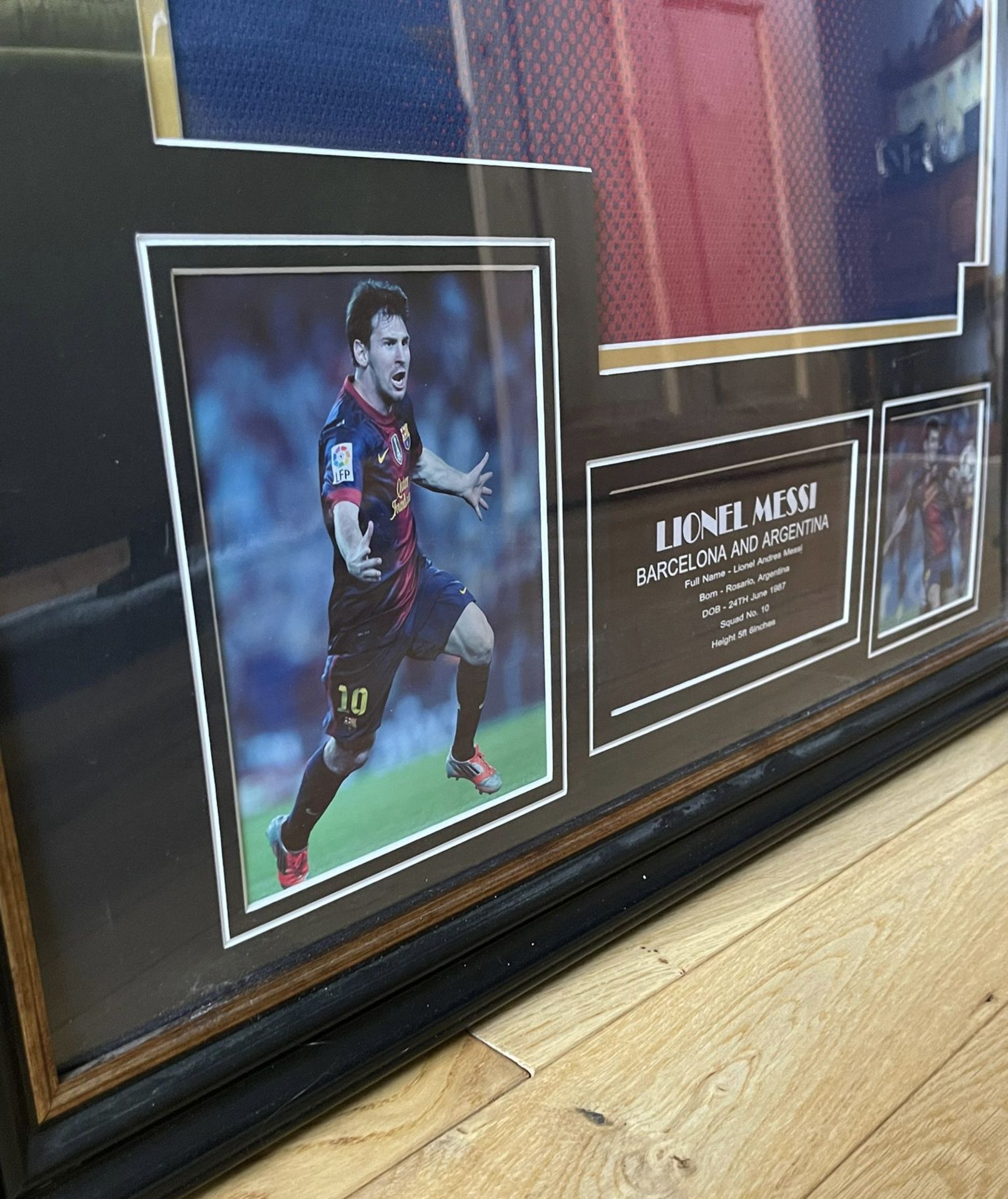 HAND SIGNED, BEAUTIFULLY FRAMED â€˜MESSIâ€™ SHIRT WITH COA - NO VAT! - Image 6 of 9