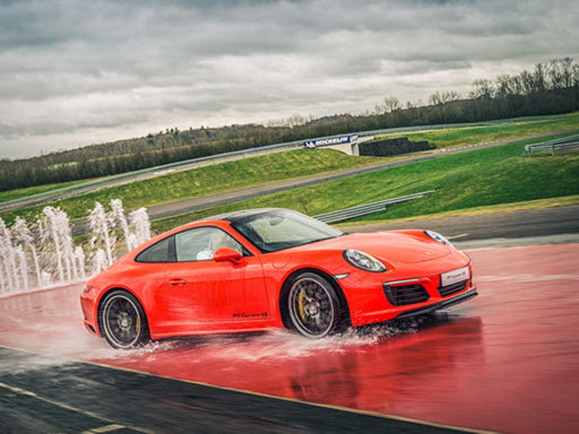 OFFICIAL PORSCHE SILVERSTONE DRIVING EXPERIENCE WITH LUNCH - DECEMBER 23 BOOKING - NO VAT! - Image 2 of 4