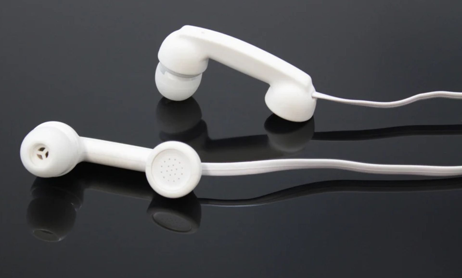 48 x Telephone Earphones with Microphone  - (NEW) - RRP Â£430.56 ! - Image 8 of 9