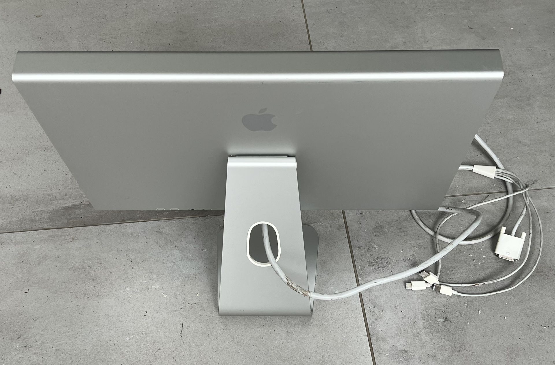 Apple Cinema HD Display on Stand with Cables  -   NO VAT! - Image 5 of 6
