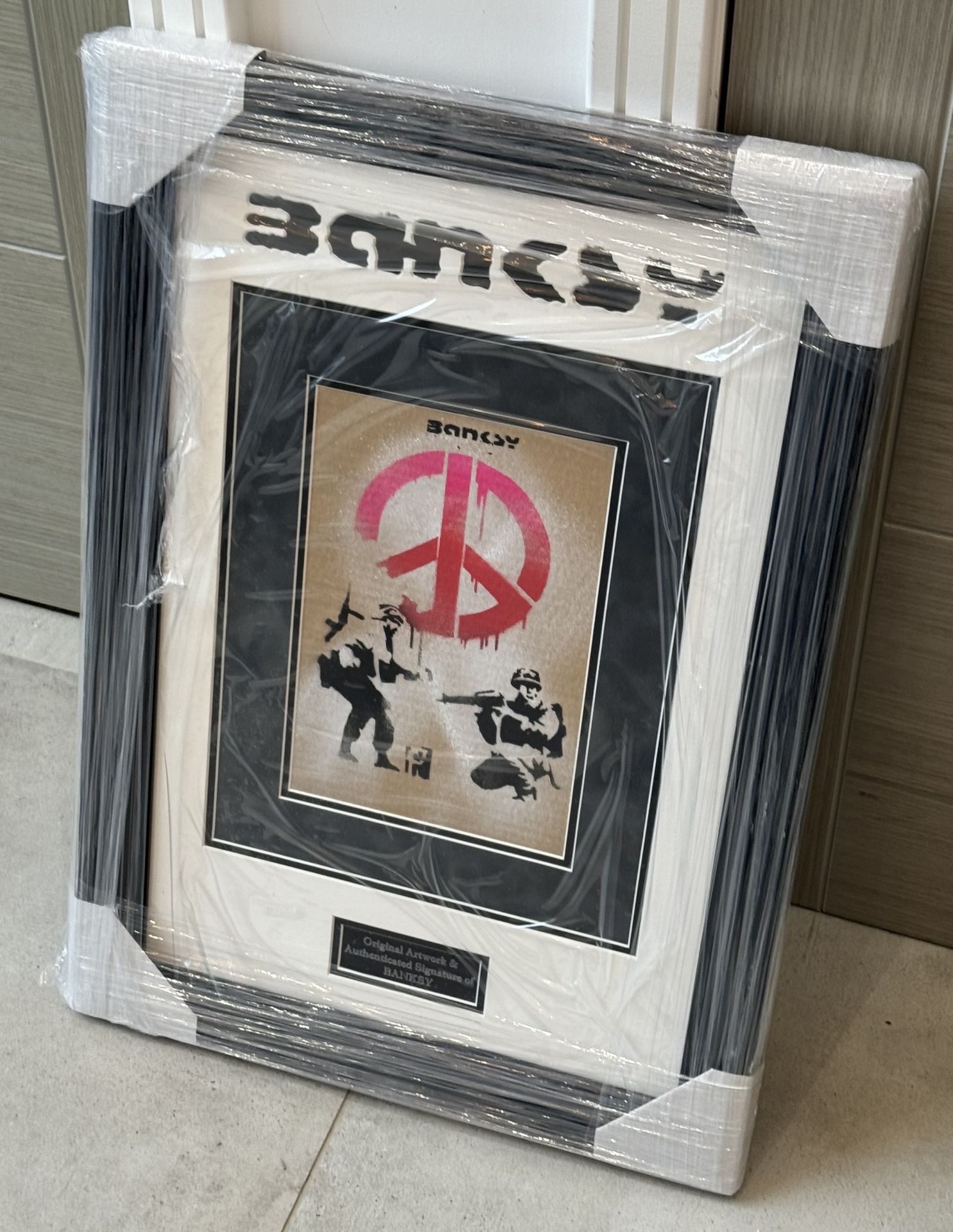 BANKSY SIGNED VELVET FRAMED â€˜WAR AND PEACEâ€™ ART PIECE WITH COA - NO VAT! - Image 3 of 7