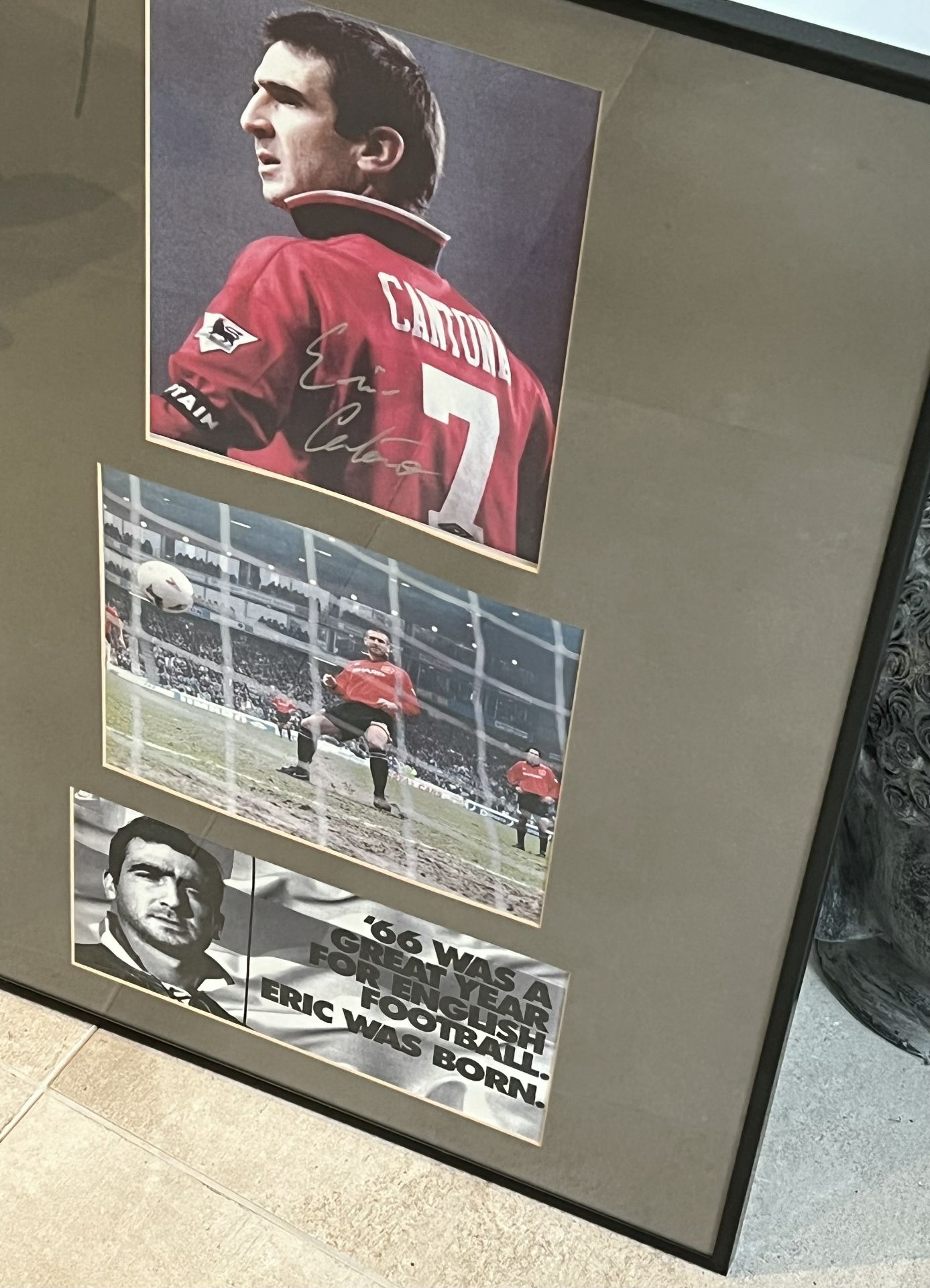 HAND SIGNED, FRAMED â€˜ERIC CANTONAâ€™ PRESENTATION WITH COA - NO VAT! - Image 2 of 6