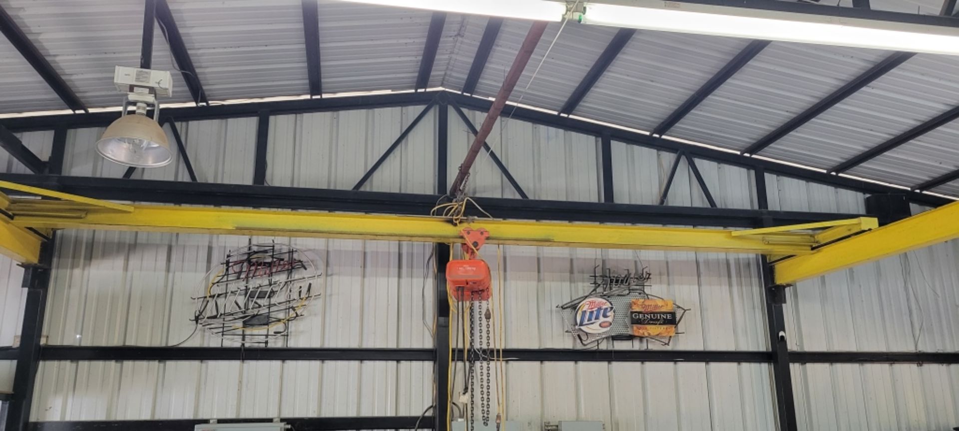 1 TON CHAIN HOIST WITH OVERHEAD TROLLEY - Image 2 of 4