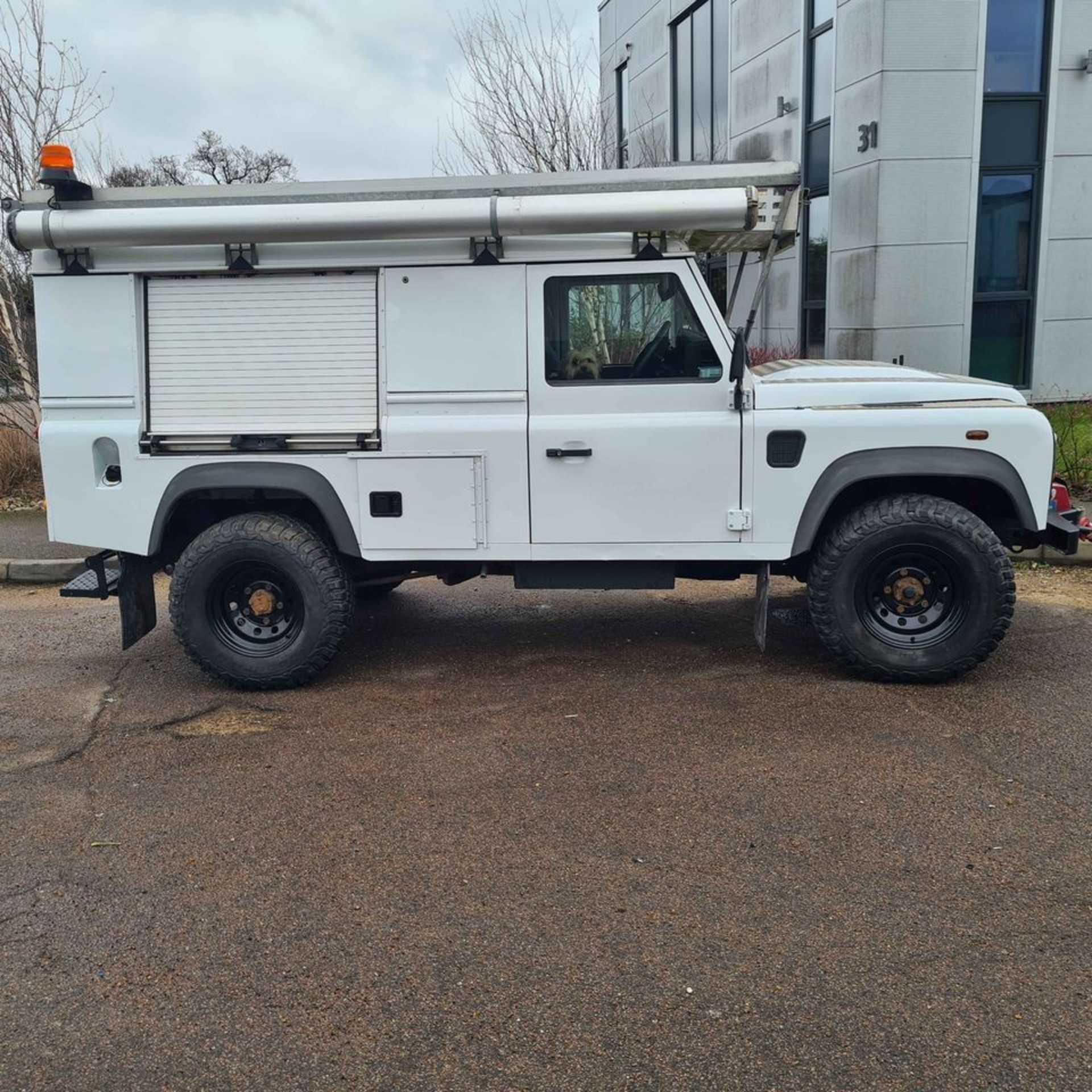 2013 Land rover Defender utilities ex power company fleet - Image 3 of 9